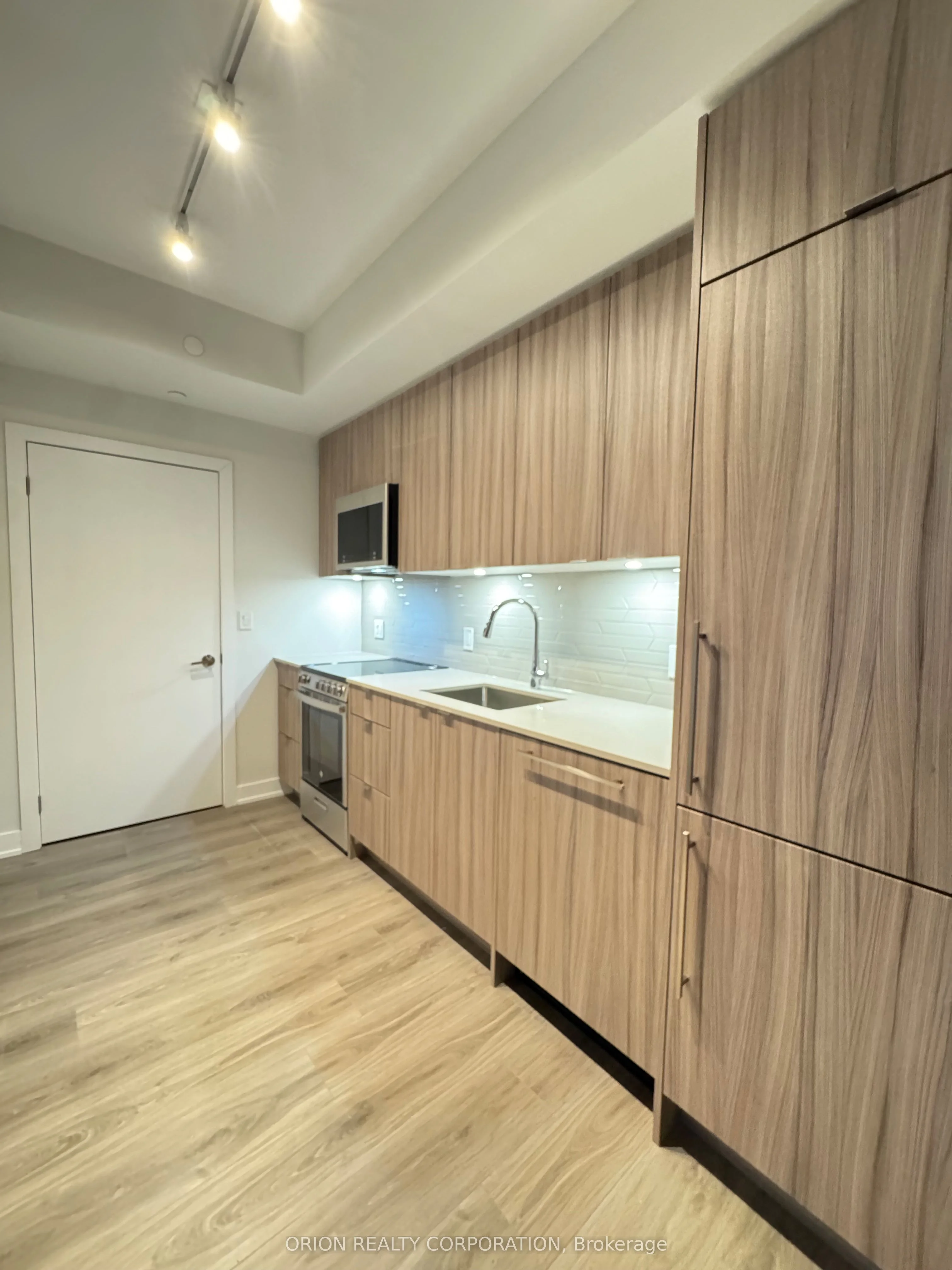 4130 Parkside Village Drive 2011, Mississauga, On L5b 3m8