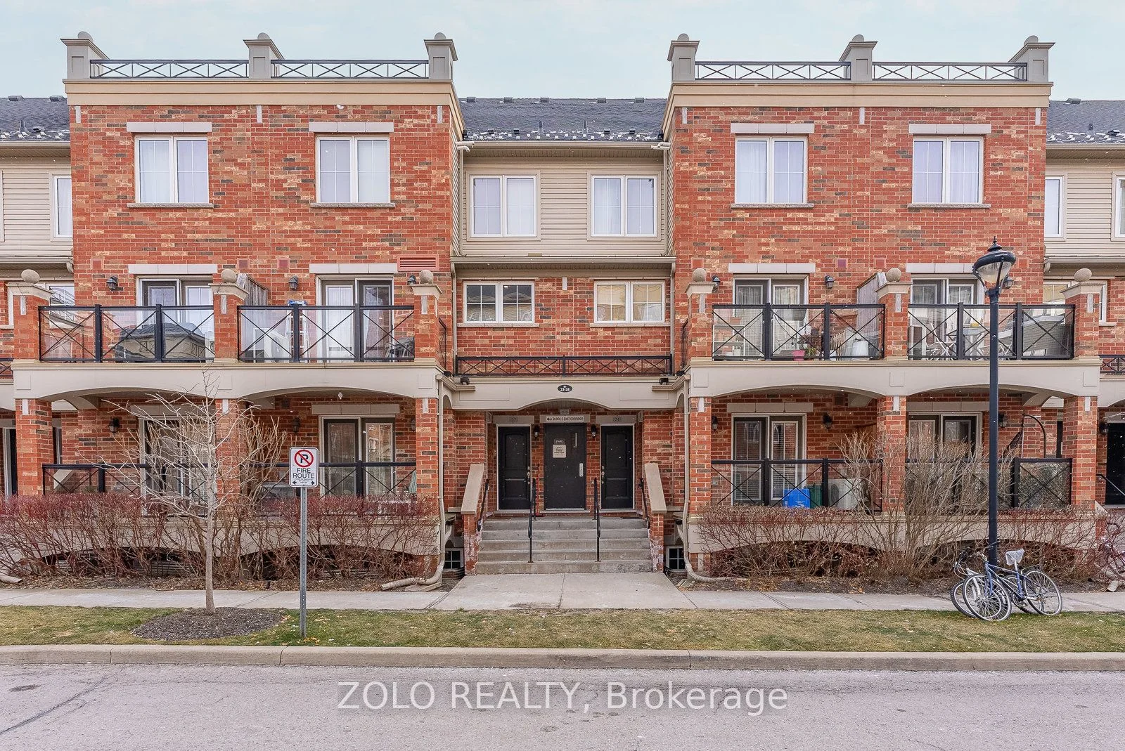 Condo Townhouse in Oakville