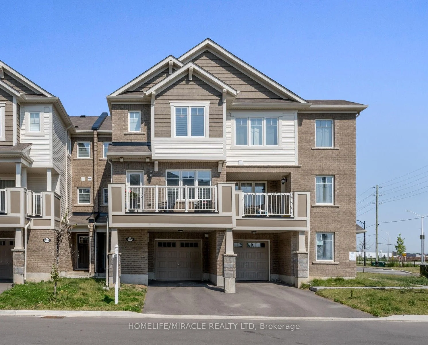 Att/Row/Townhouse in Milton