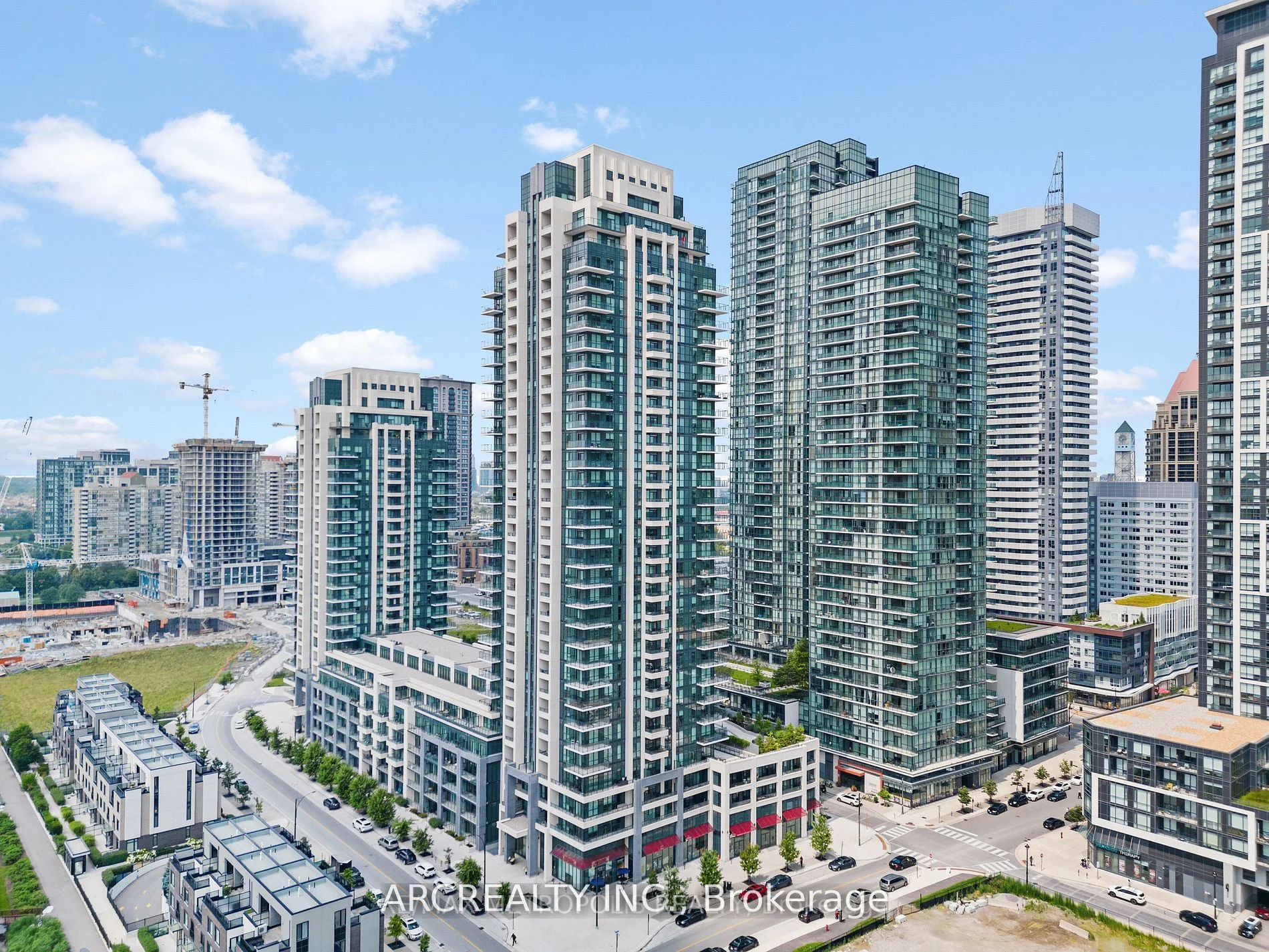 4055 Parkside Village Drive 1720, Mississauga, On L5b 0k8