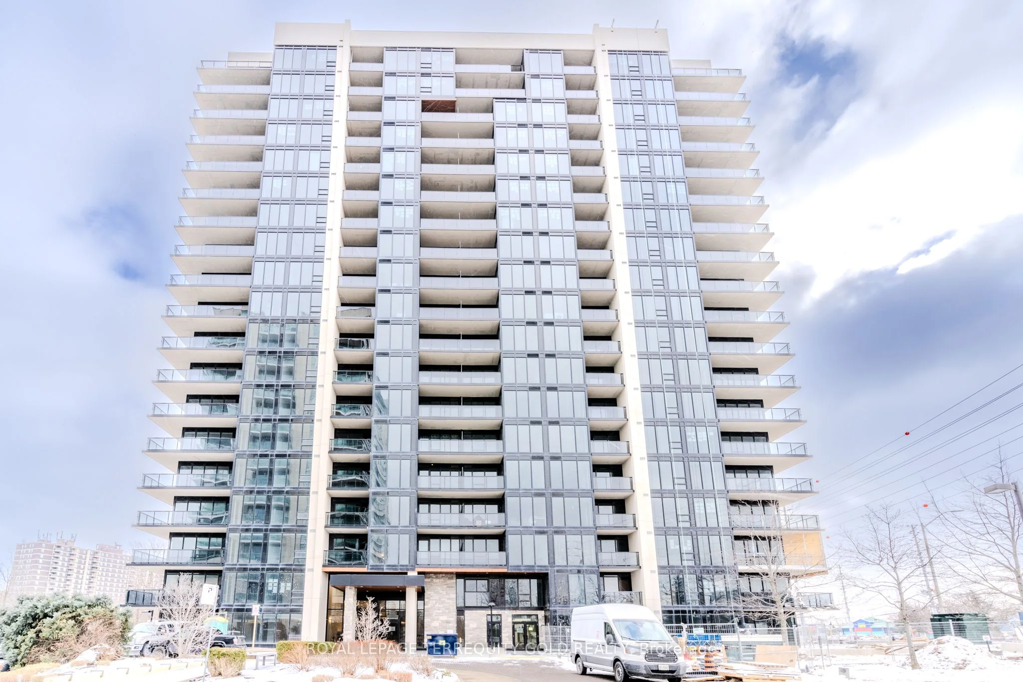 1035 Southdown Road 701, Mississauga, On L5j 0a2