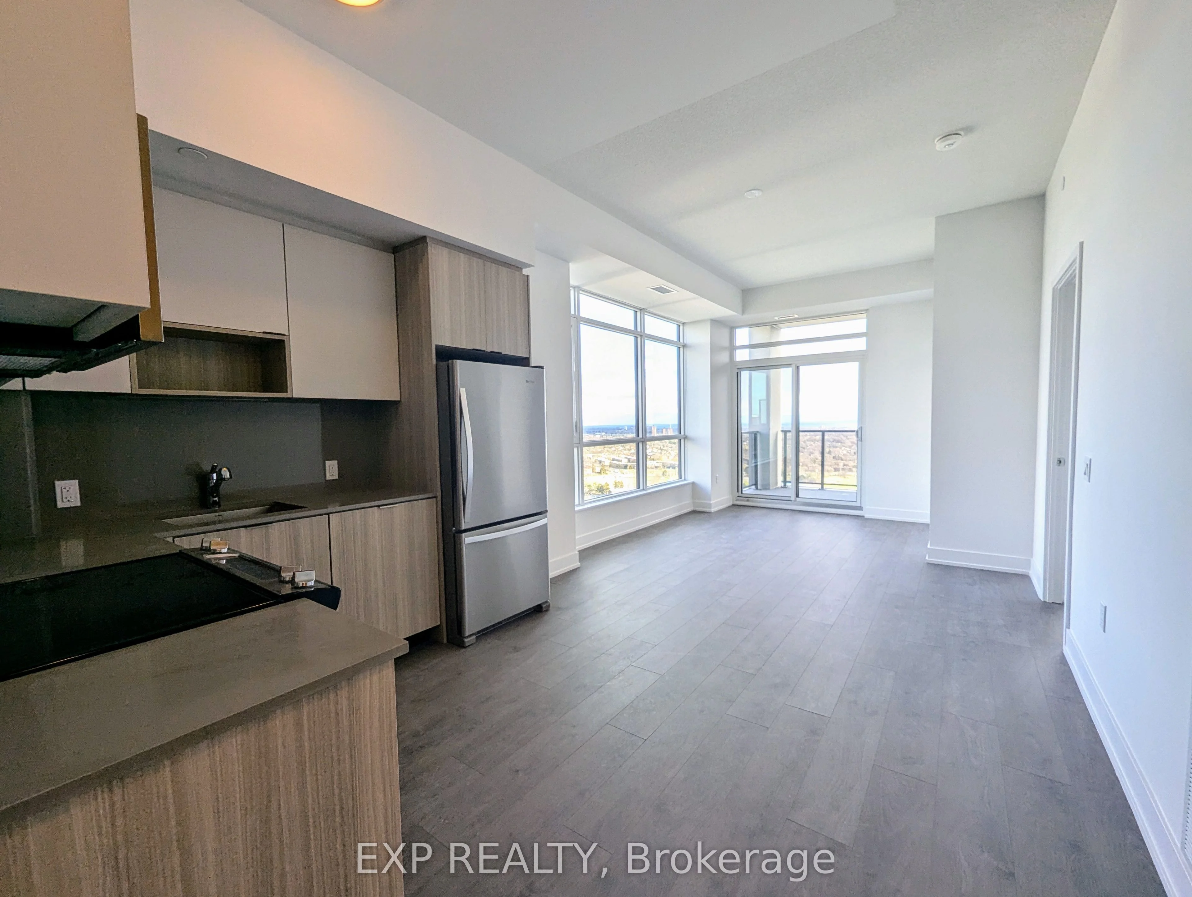 202 Burnhamthorpe Road E 2207w, Mississauga, On L5a 0b2