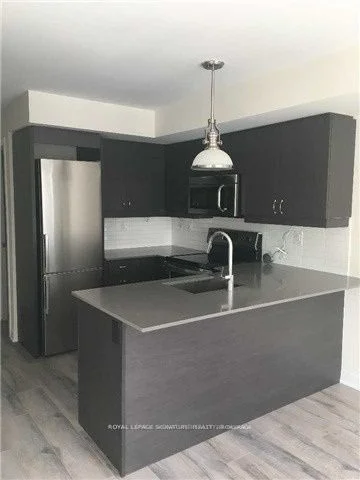 153 William Duncan Road 7, Toronto W05, On M3k 0b9