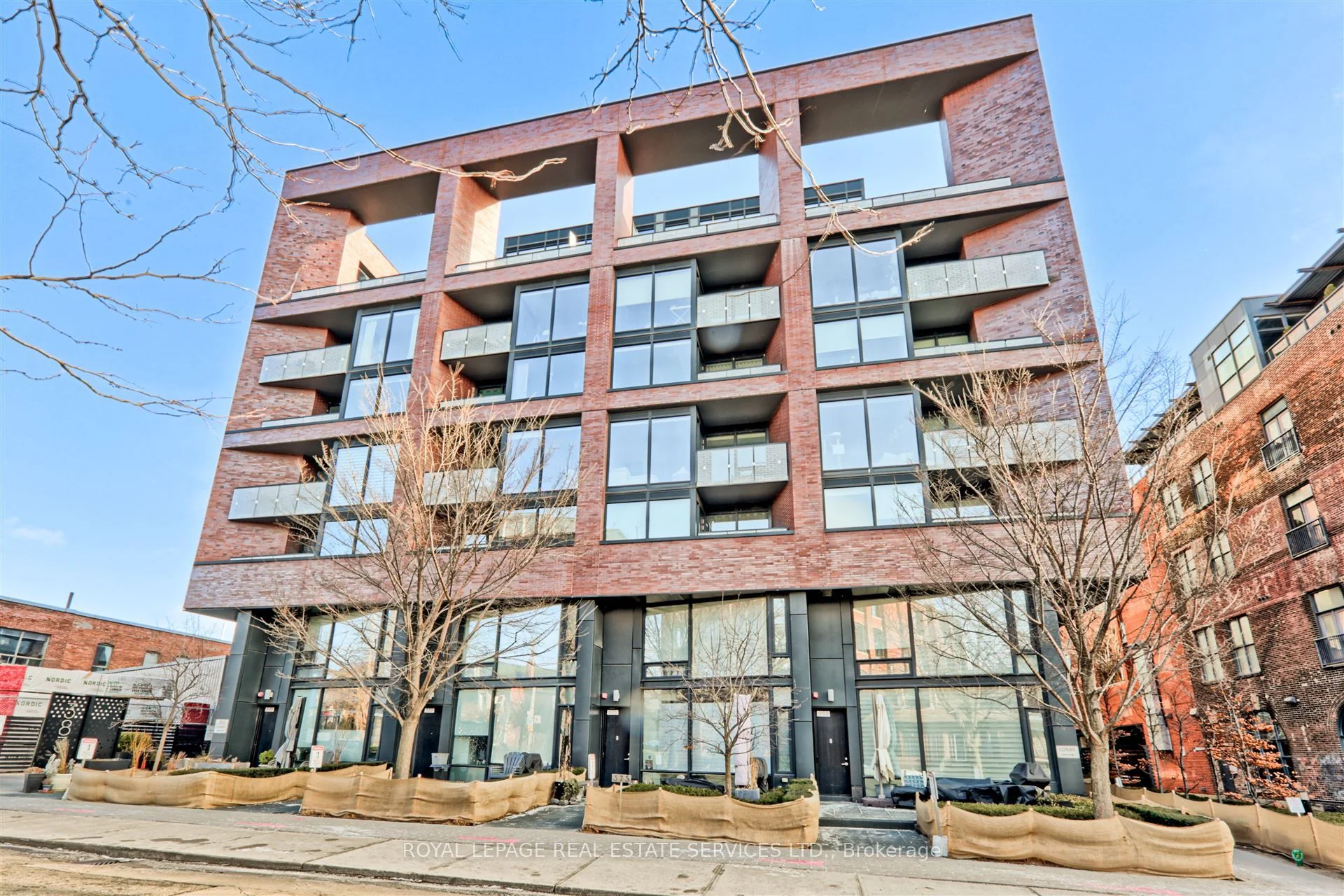 Condo Apartment in Toronto