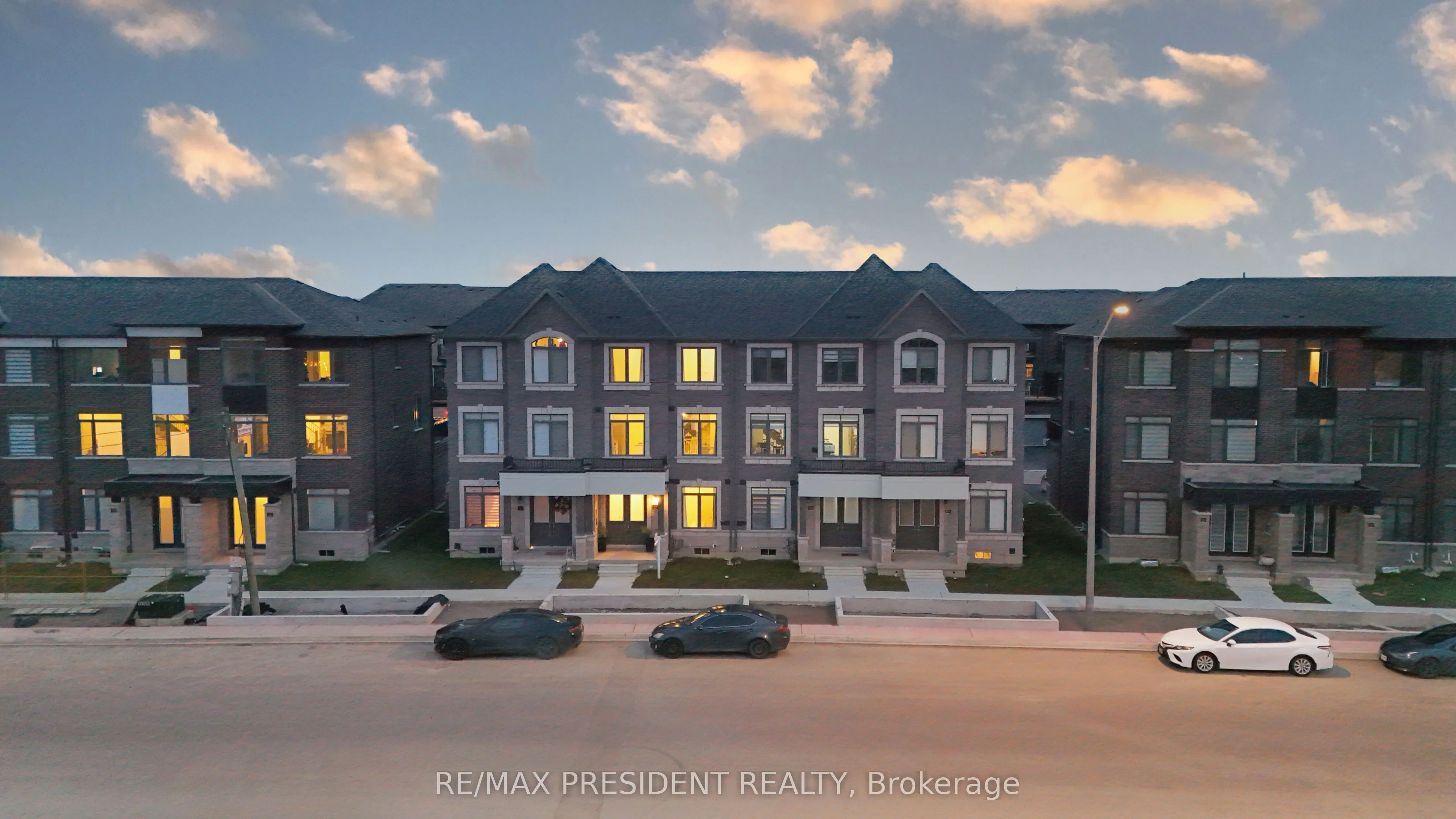 Att/Row/Townhouse in Caledon