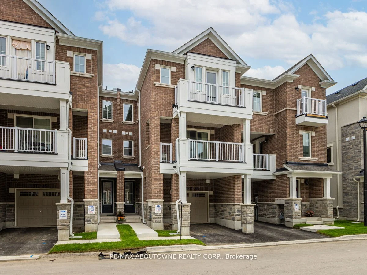 Att/Row/Townhouse in Milton