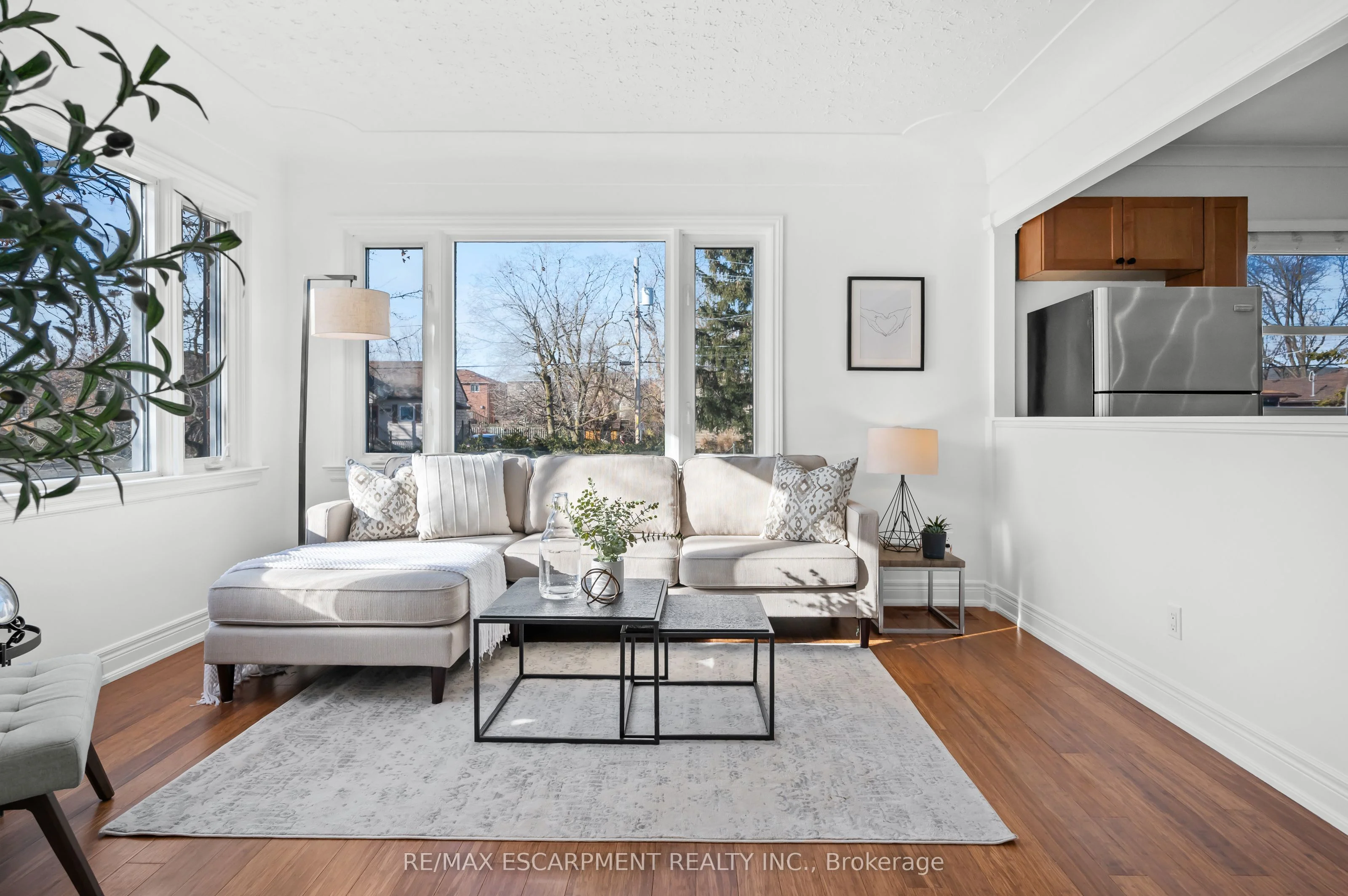 1053 HELENA Street, Burlington, ON L7R 3V5