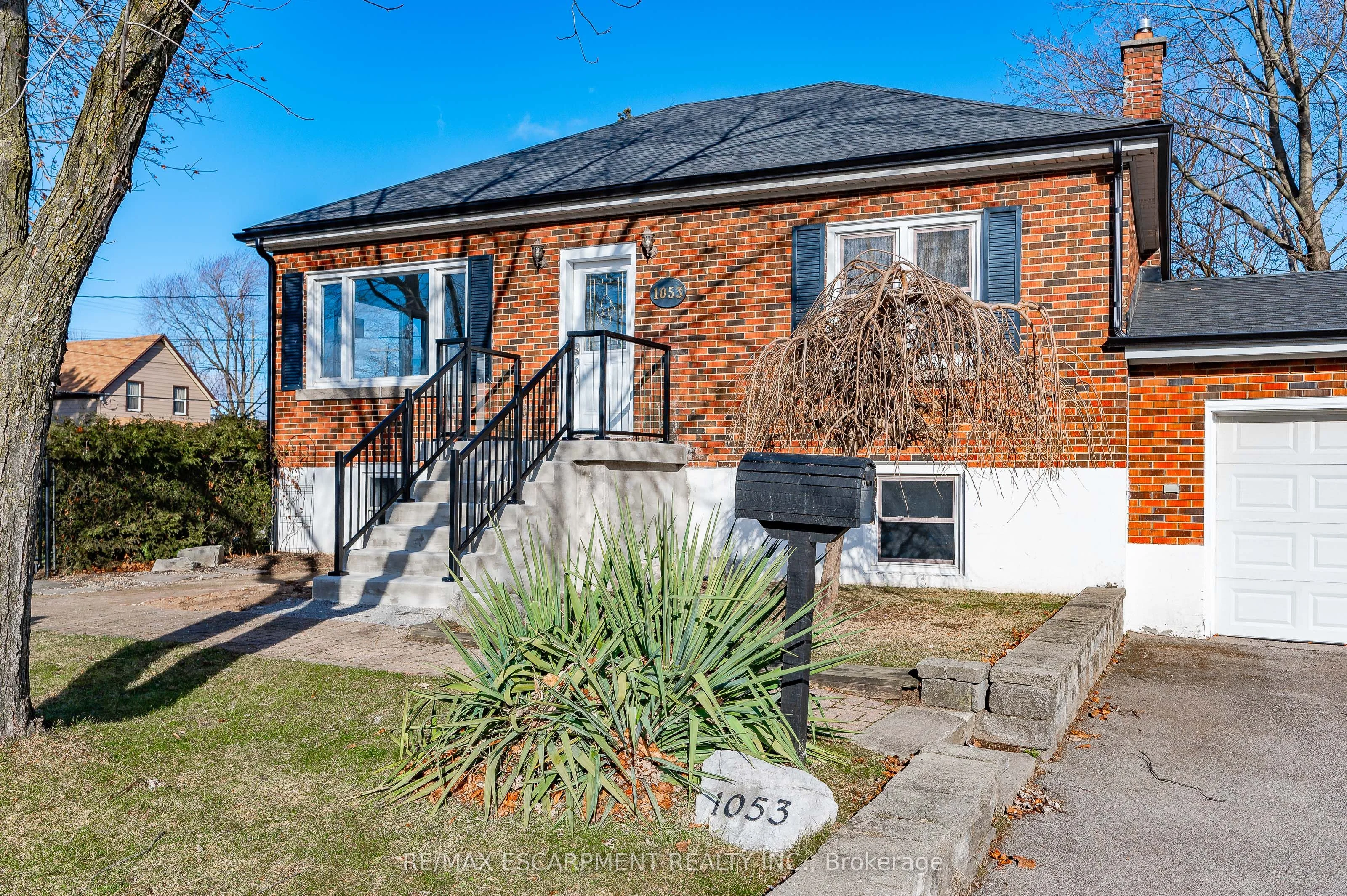 Detached in Burlington