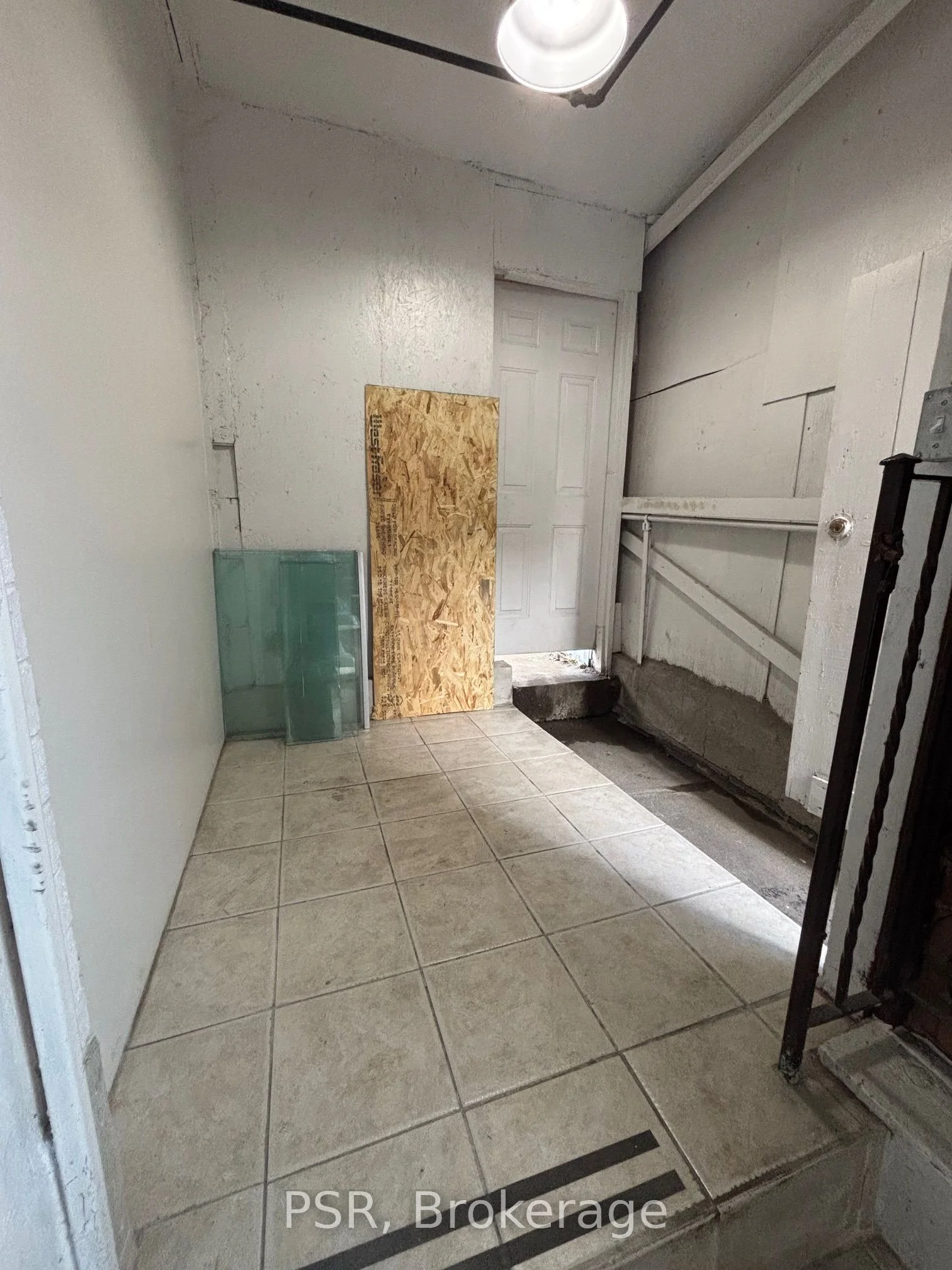 2032 Davenport Road Lower, Toronto W03, ON M6N 1C6