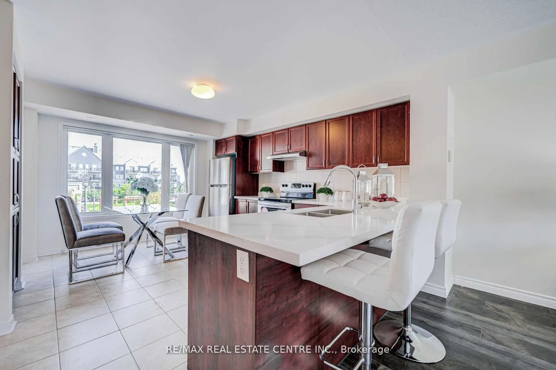 3050 Erin Centre Boulevard 33, Mississauga, ON L5M 0P5