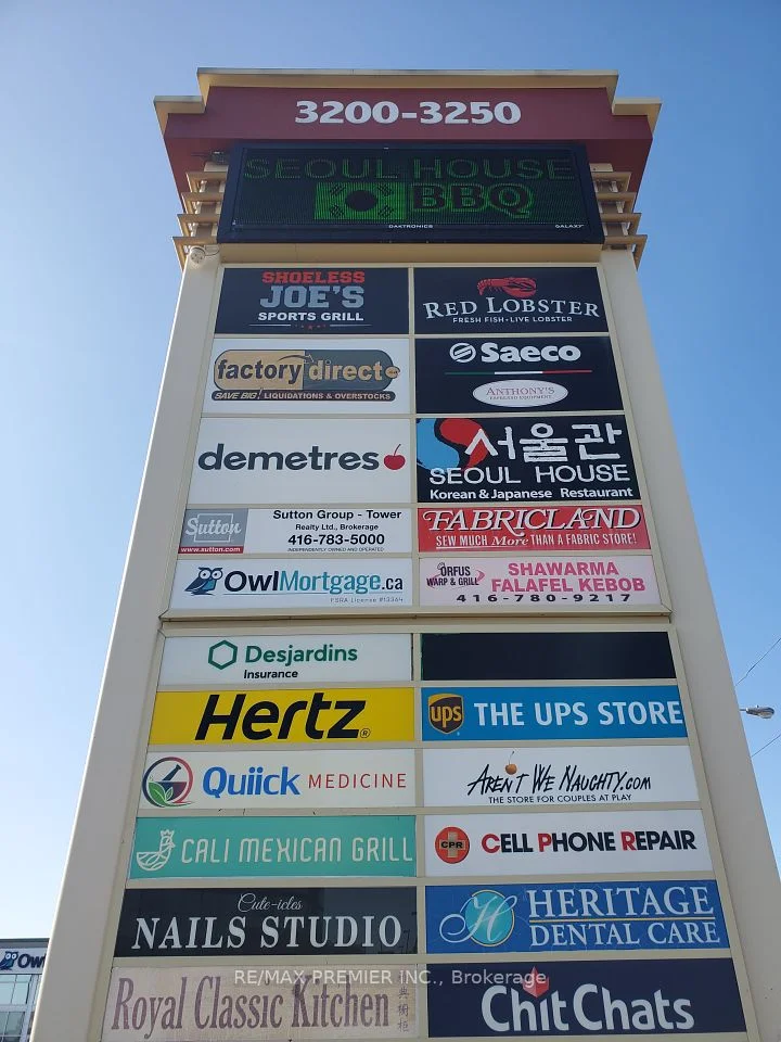 3200 Dufferin Street 210, Toronto W04, ON M6A 2T3
