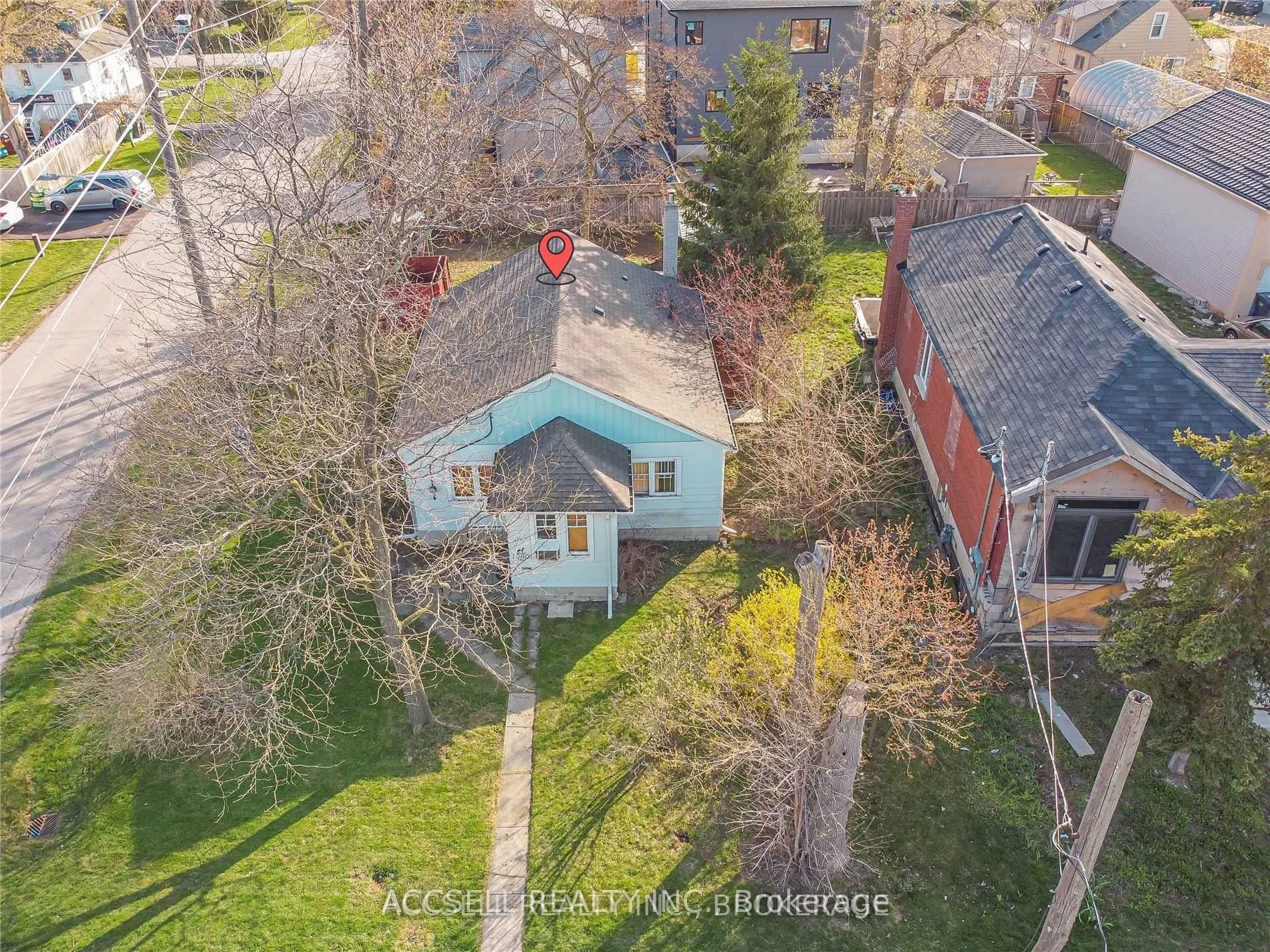 1060 Ogden Avenue, Mississauga, ON L5E 2G6