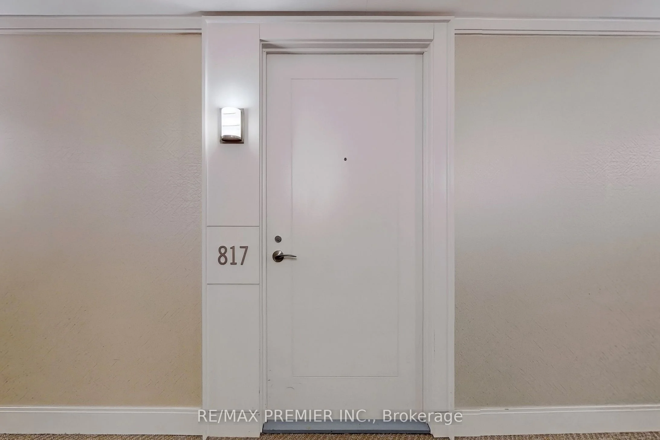 3091 Dufferin Street 817, Toronto W04, ON M6A 2S7