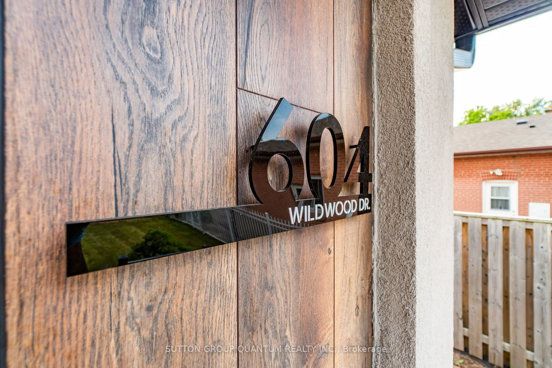 604 Wildwood Drive, Oakville, On L6k 1v3