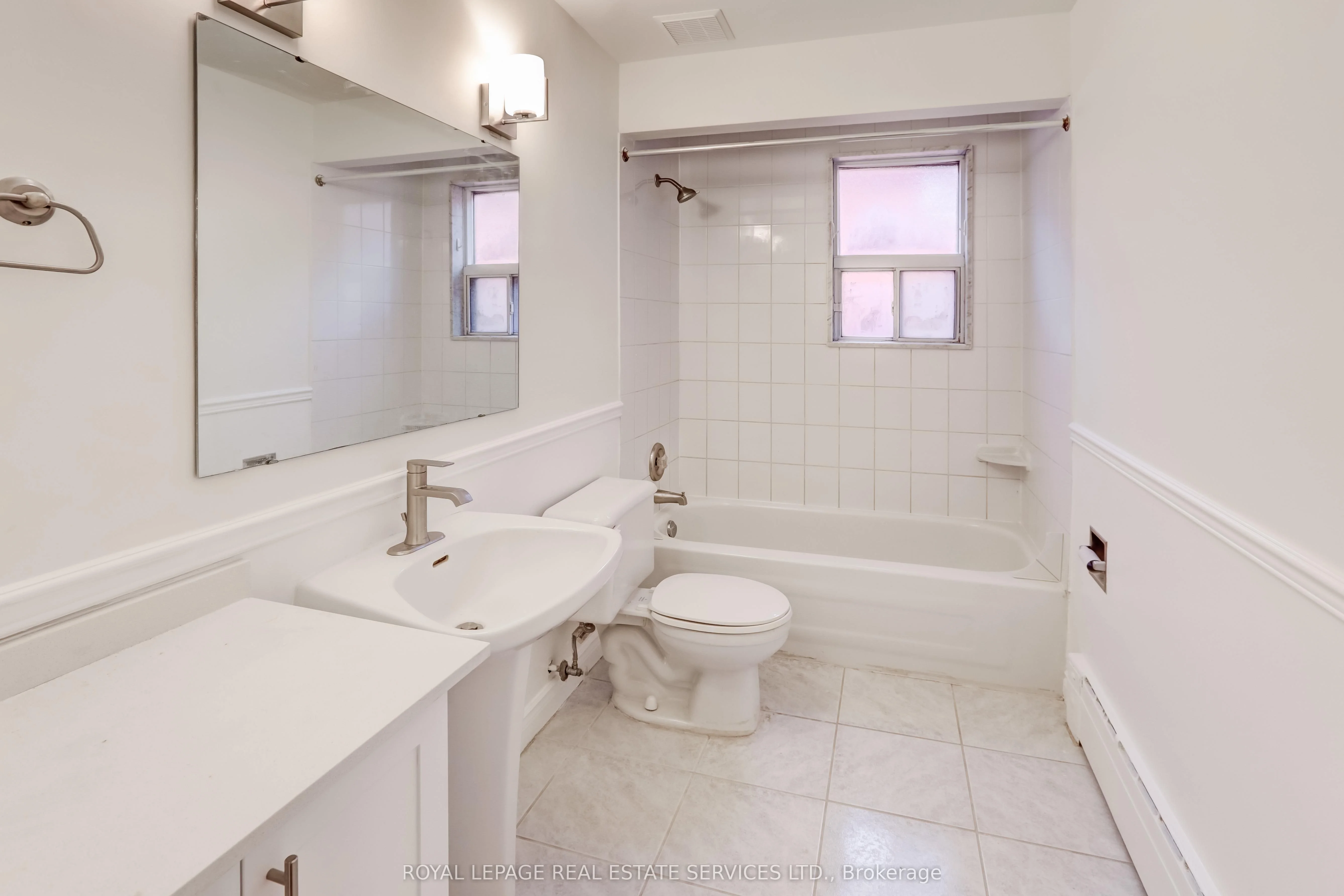 315A Indian Grove 3rd Flr, Toronto W02, ON M6P 2H6