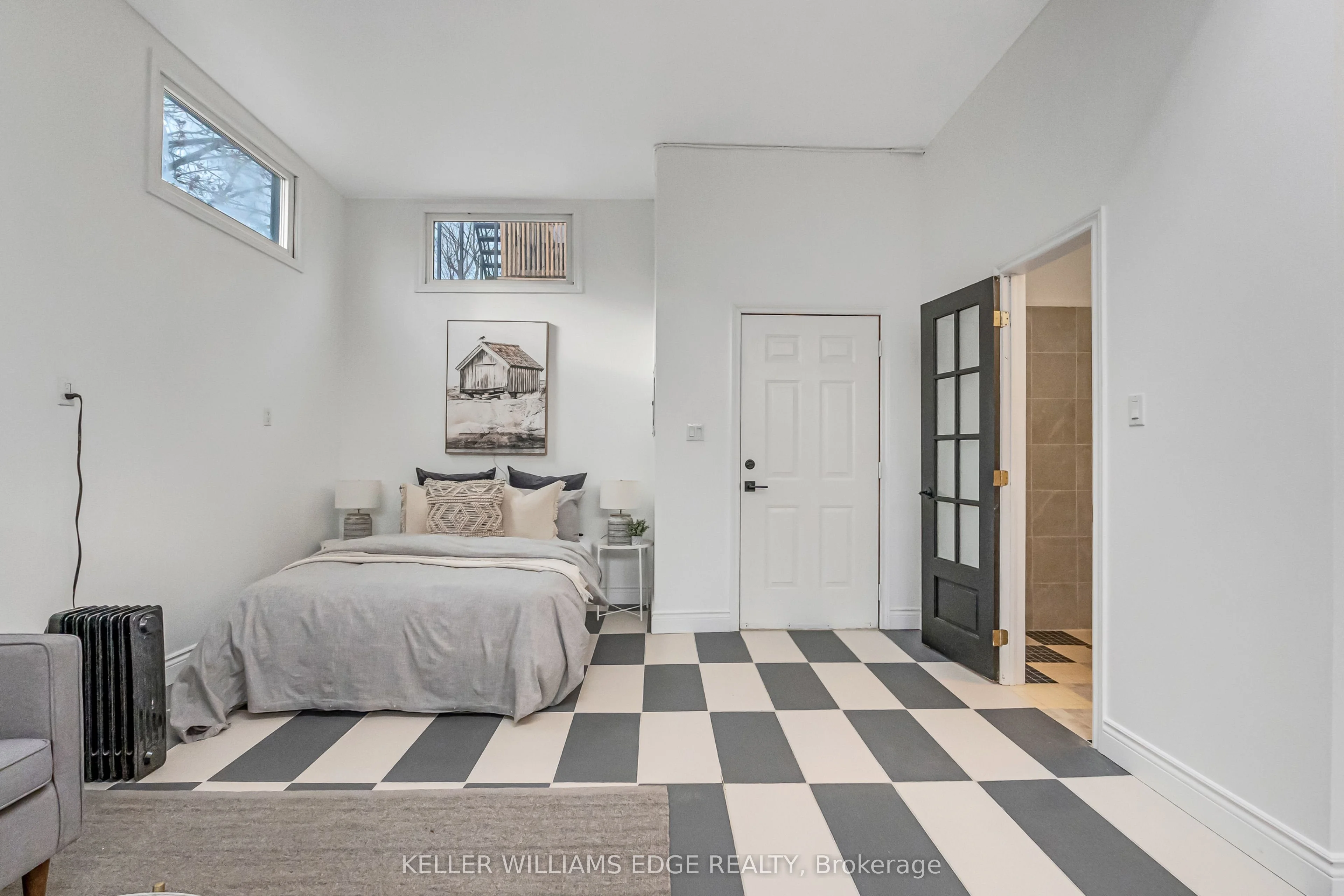 187 Fern Avenue, Toronto W01, ON M6R 1K2