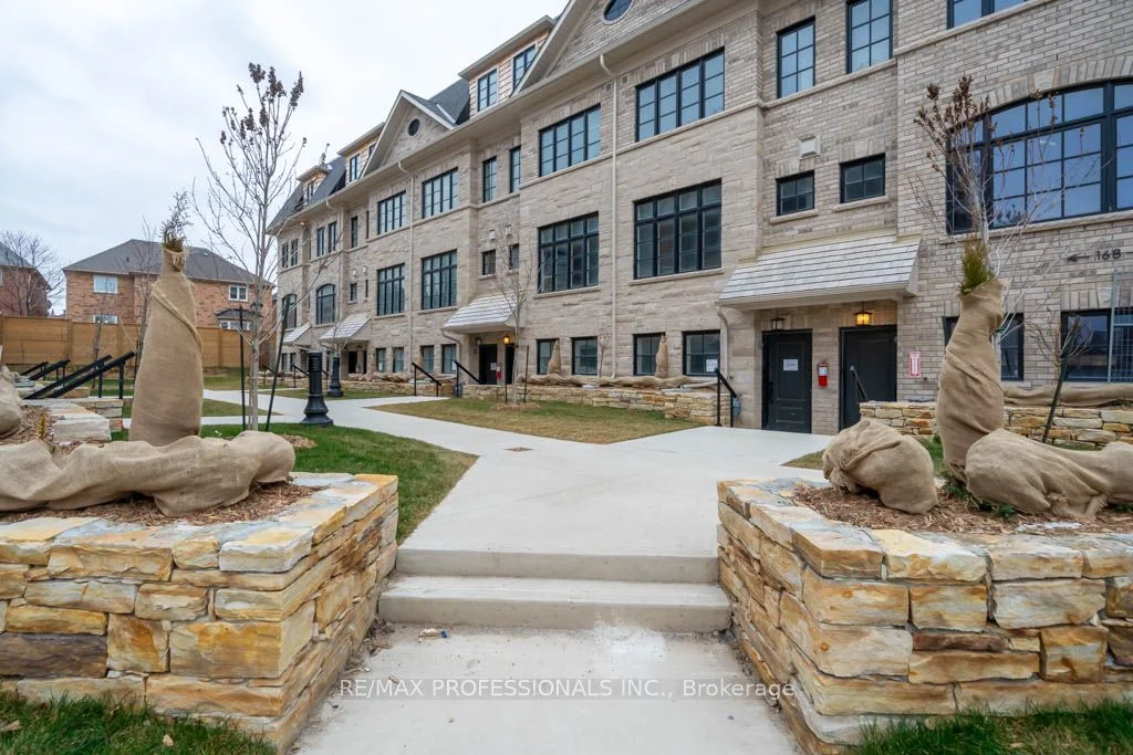 56 Lunar Crescent 171, Mississauga, On L5m 2r5