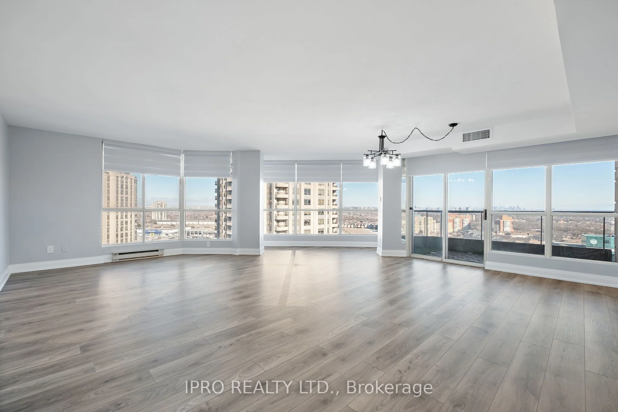 Condo Apartment in Mississauga