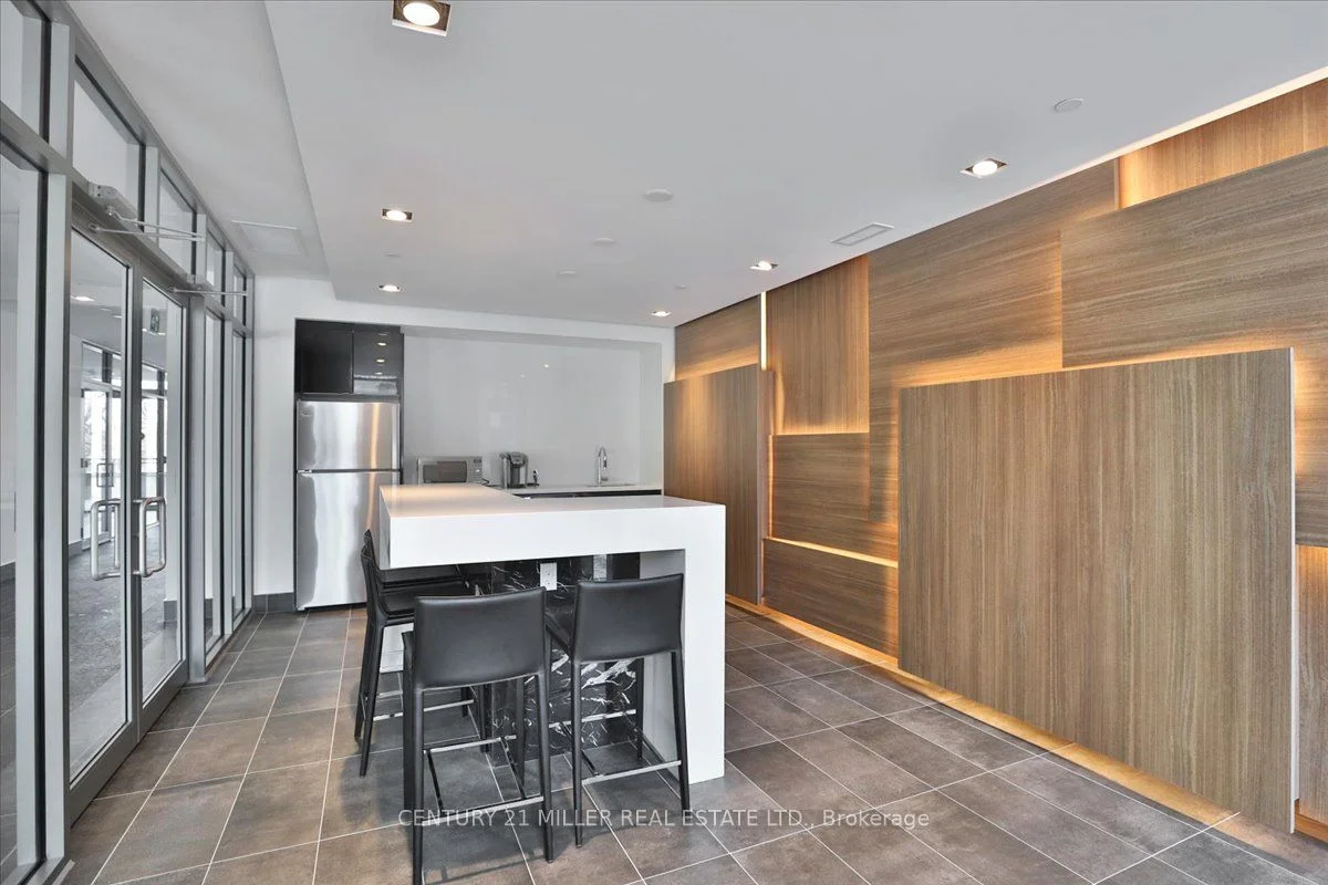 5240 DUNDAS Street 614, Burlington, ON L6L 0J6