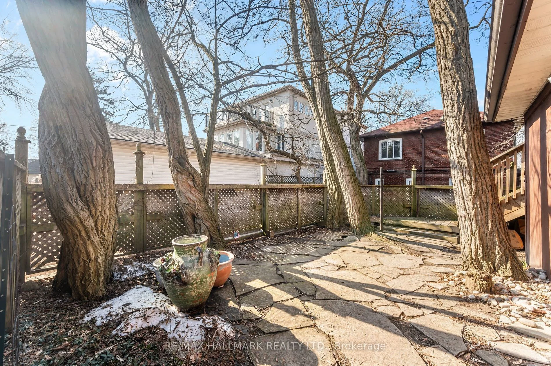 25 Ridout Street, Toronto W01, ON M6R 1Z3