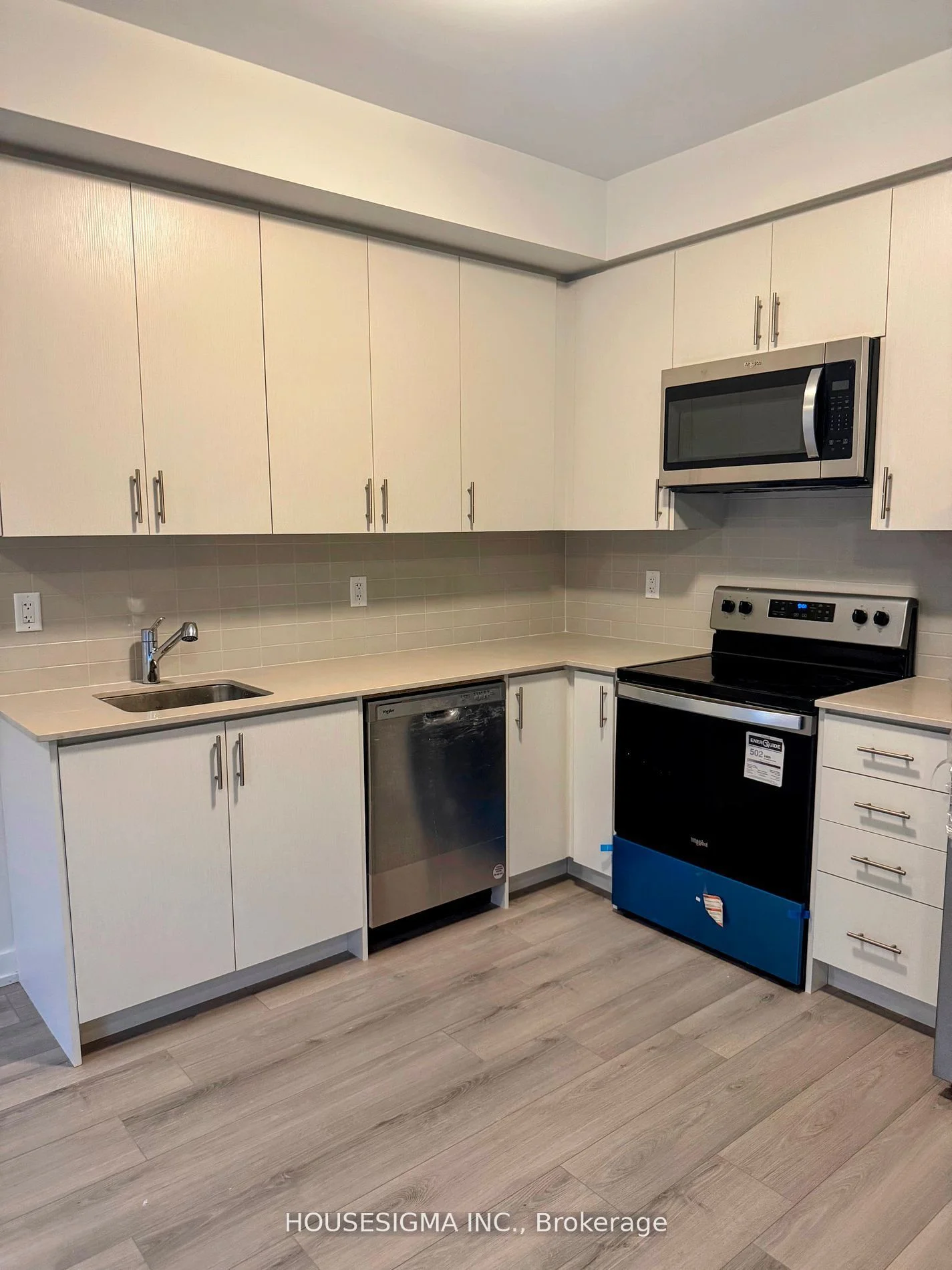 3562 Colonial Drive 8, Mississauga, ON L5L 0C1