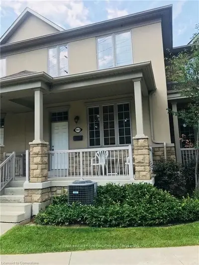 1003 Lorne Park Road 5, Mississauga, On L5h 2z9