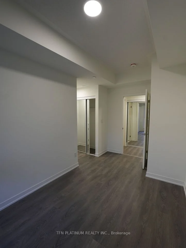 145 Canon Jackson Drive TH103, Toronto W04, ON M6M 0E1