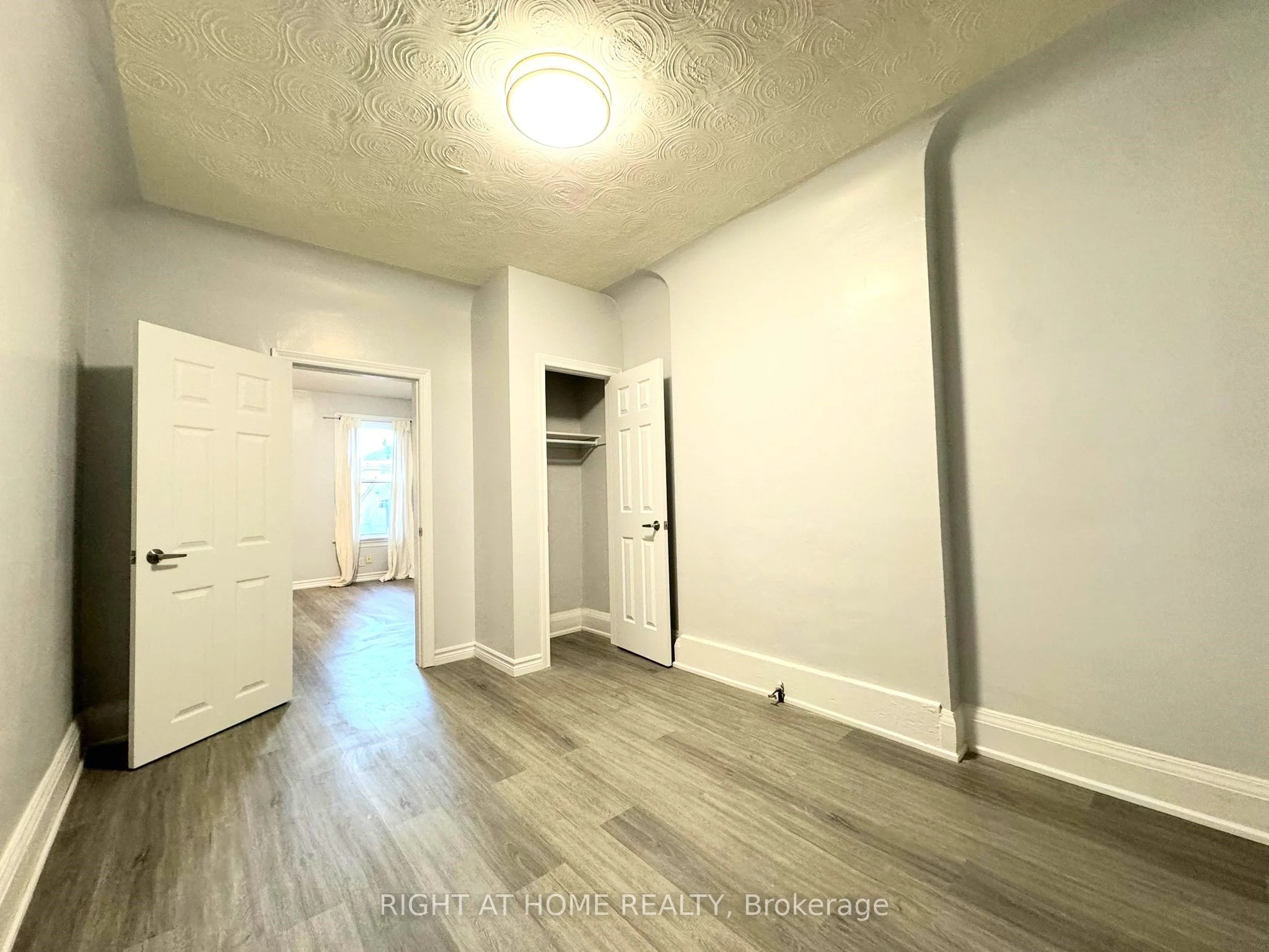 1025 Dufferin Street Lower, Toronto W02, ON M6H 4B5