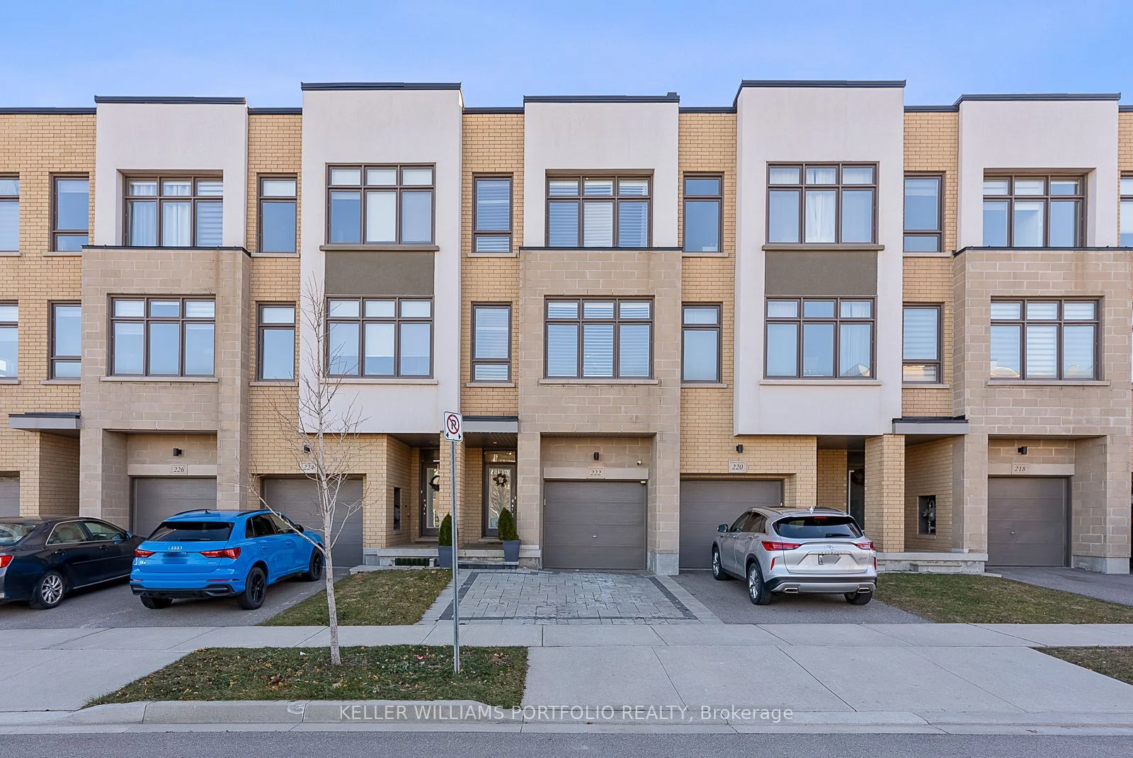 Att/Row/Townhouse in Oakville