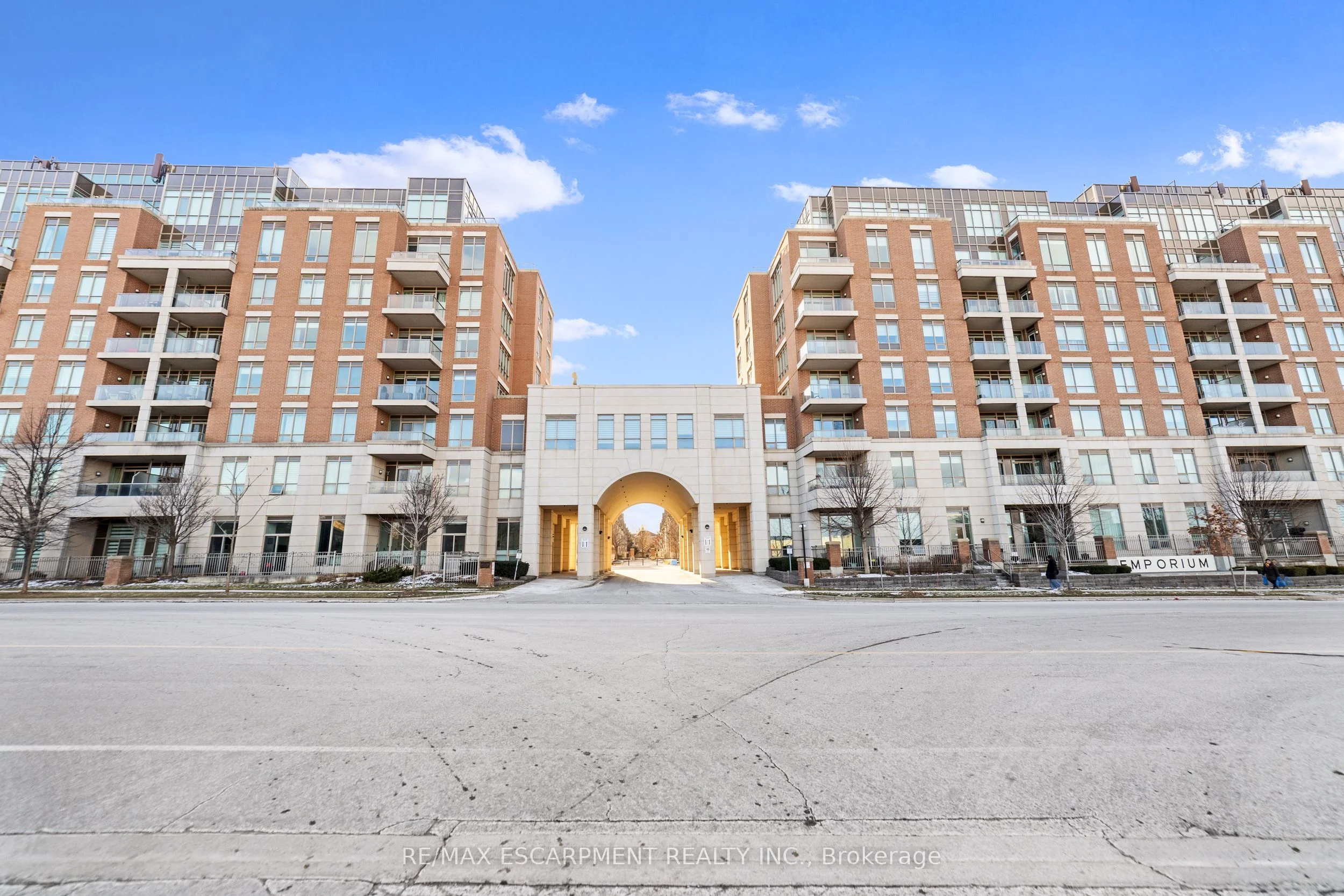 Condo Apartment in Oakville