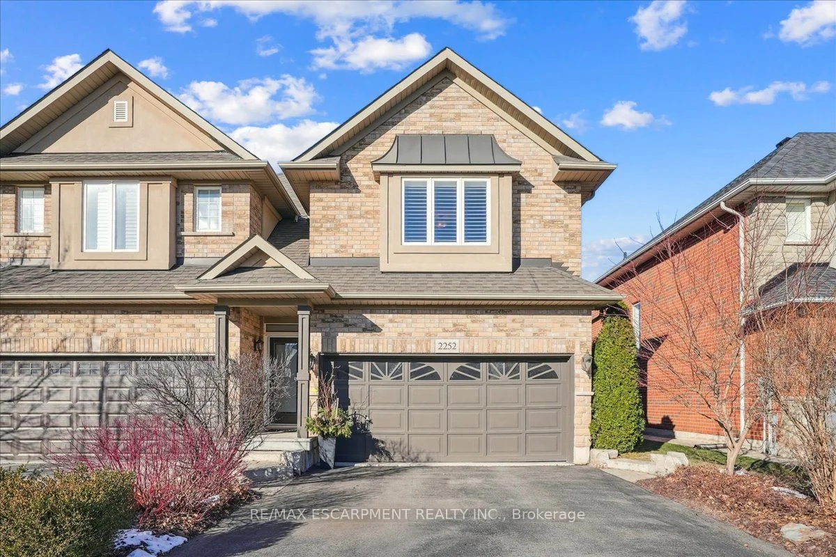 Semi-Detached in Oakville