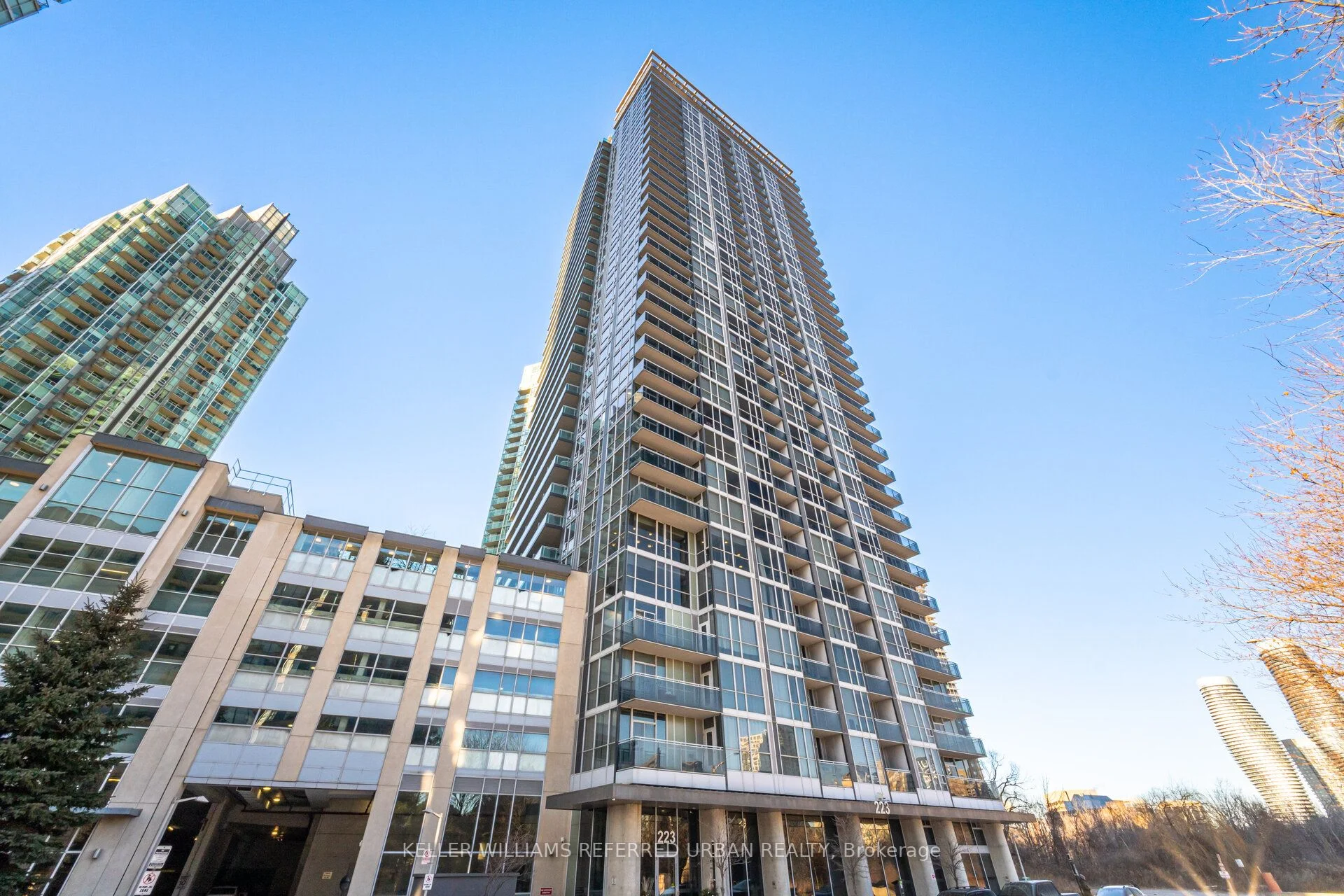 Condo Apartment in Mississauga