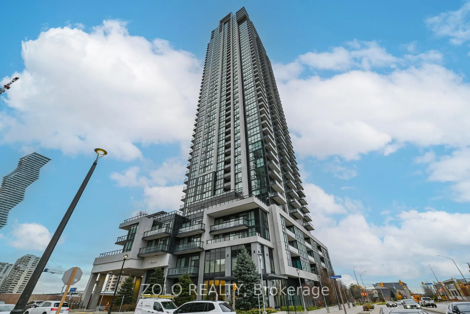 Condo Apartment in Mississauga