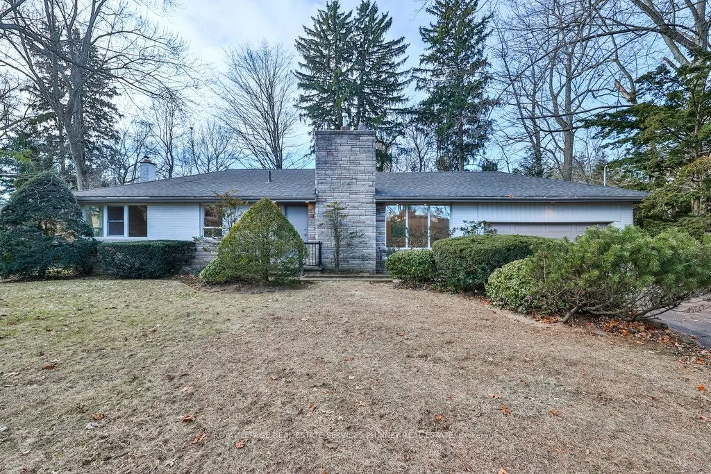 212 Burgundy Drive, Oakville, On L6j 4g1