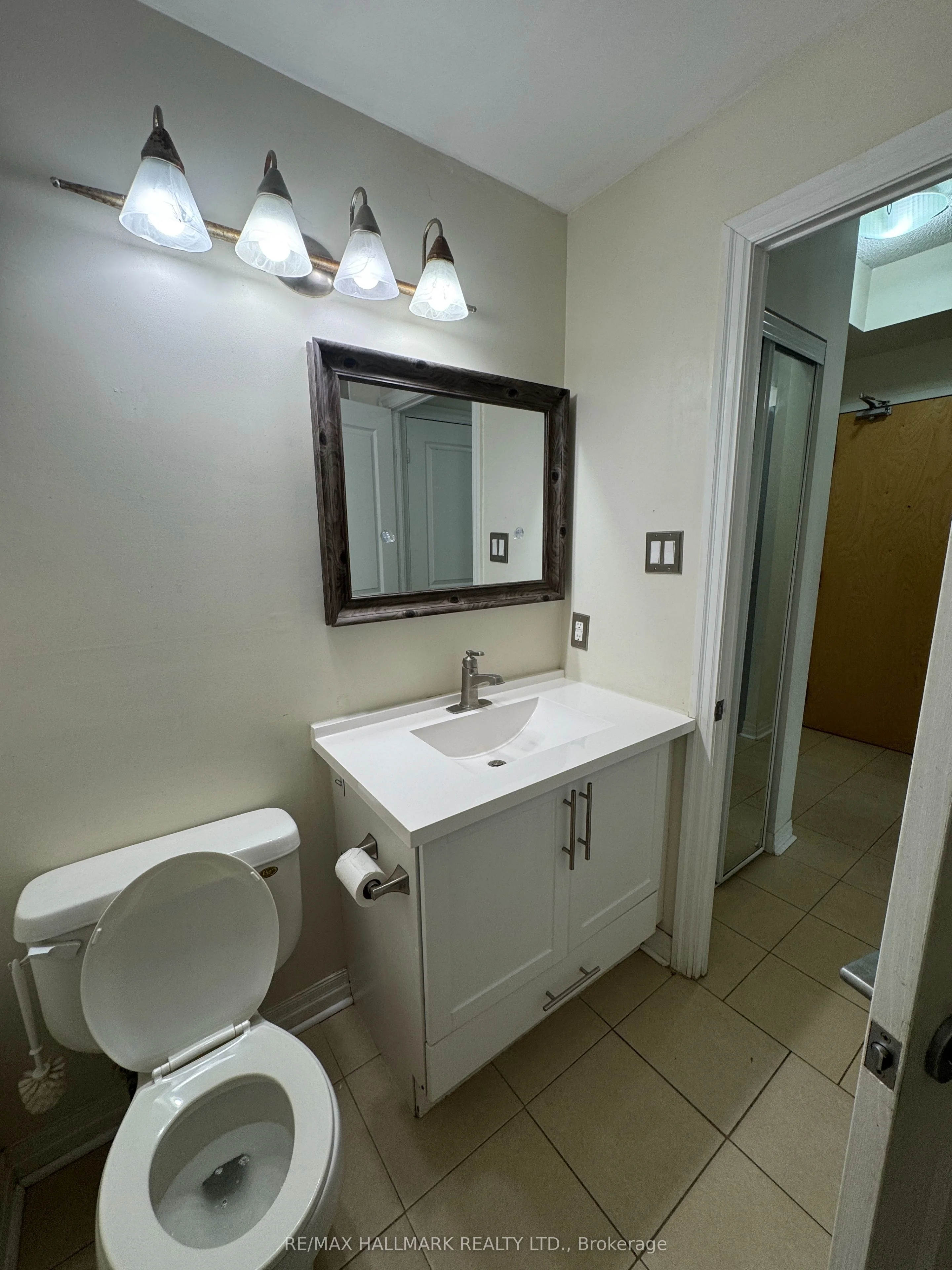3515 Kariya Drive 2210, Mississauga, ON L5B 0C1