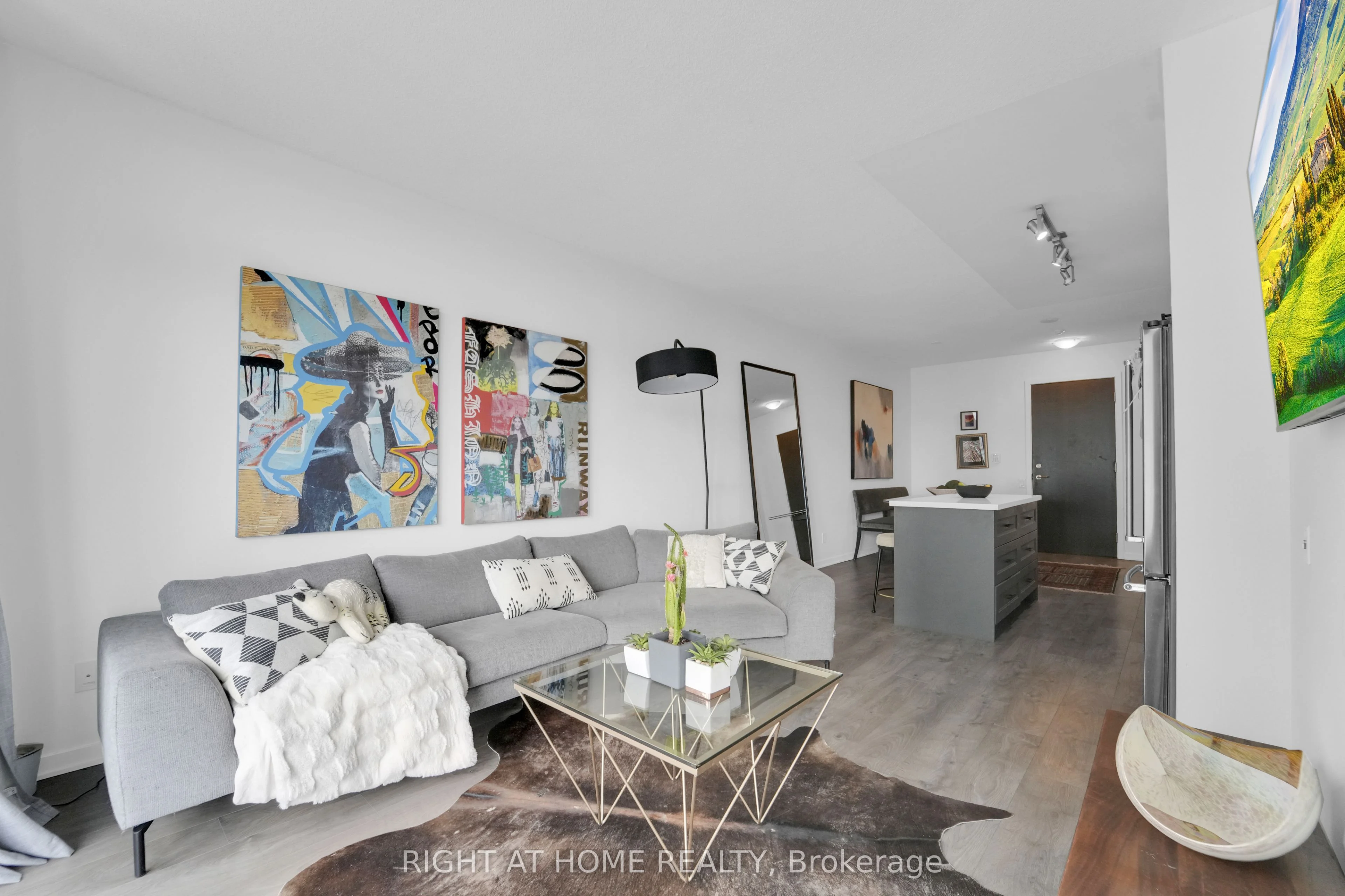 Condo Apartment in Toronto