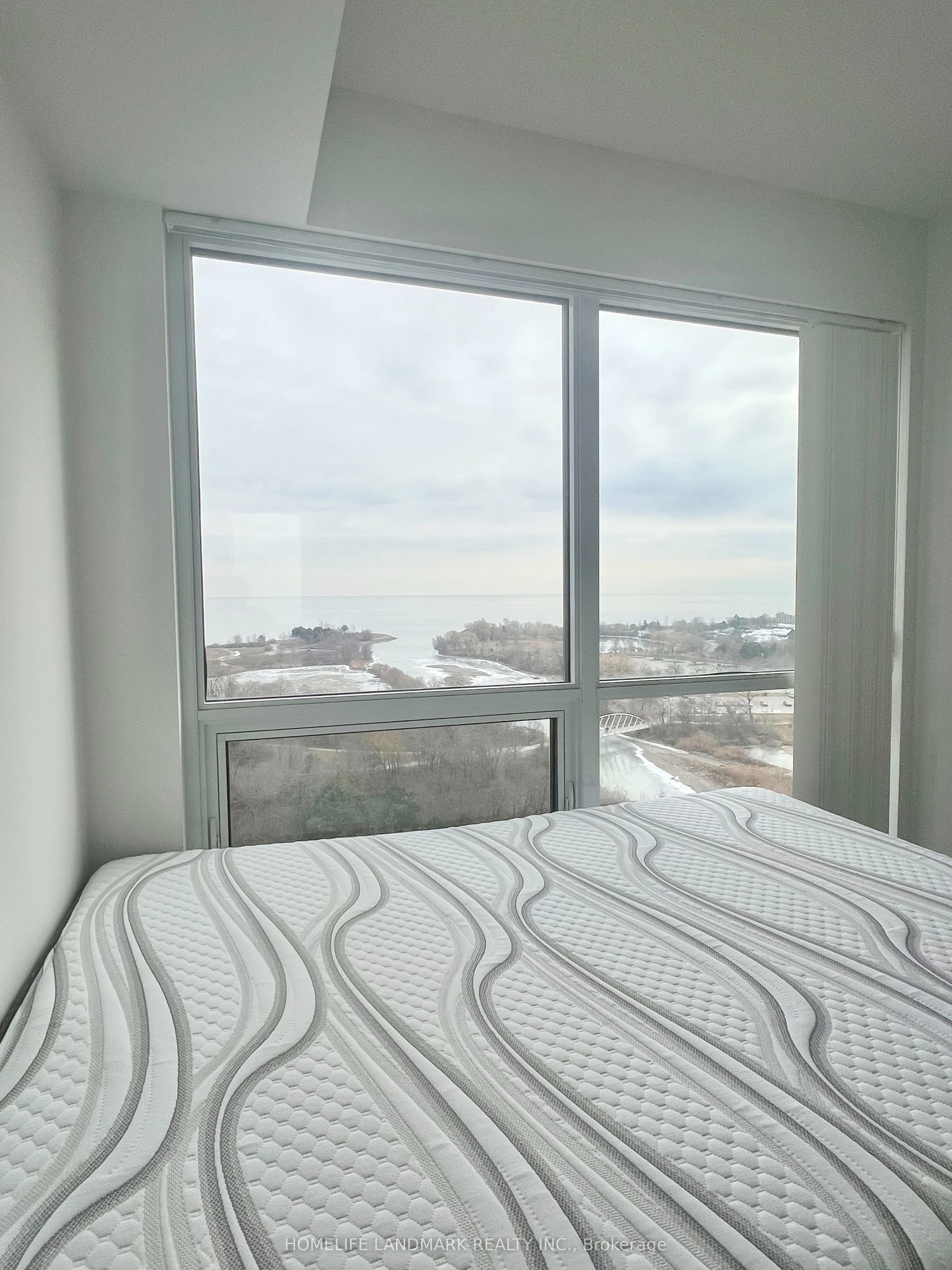 2200 Lakeshore Boulevard W 1601, Toronto W06, On M8v 1a4