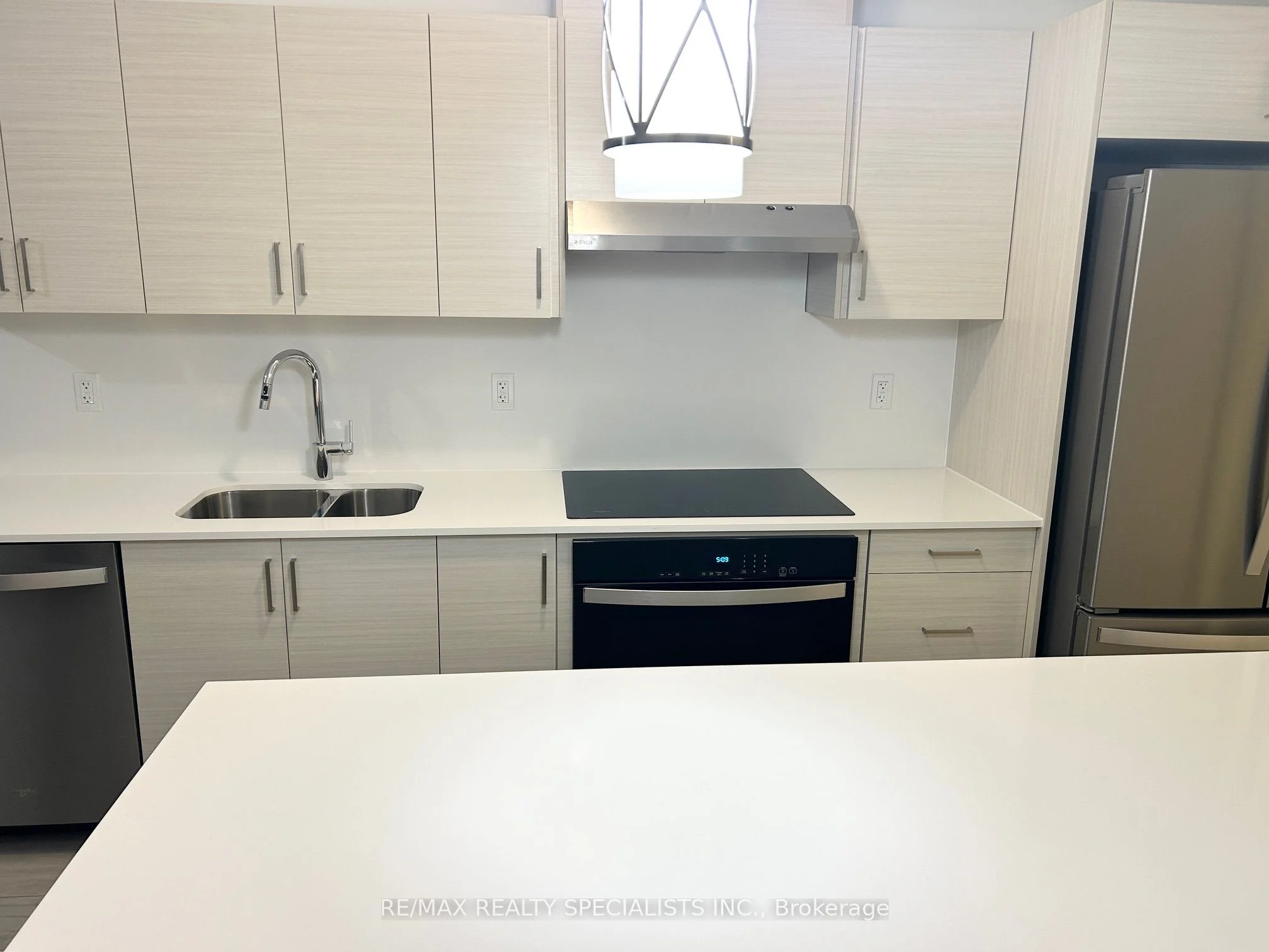 1035 Southdown Road 512, Mississauga, ON L5J 0A2