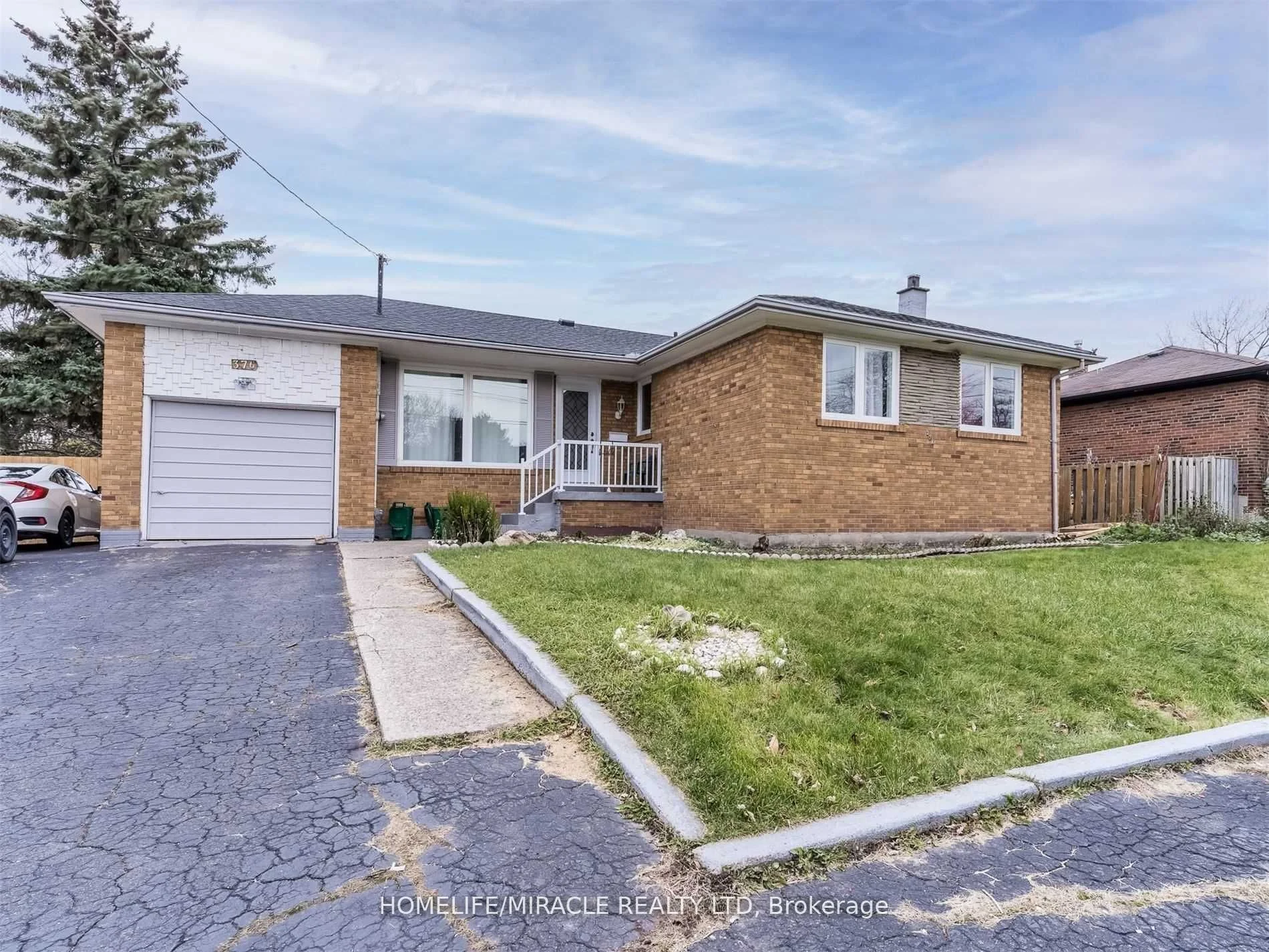 Detached in Oakville