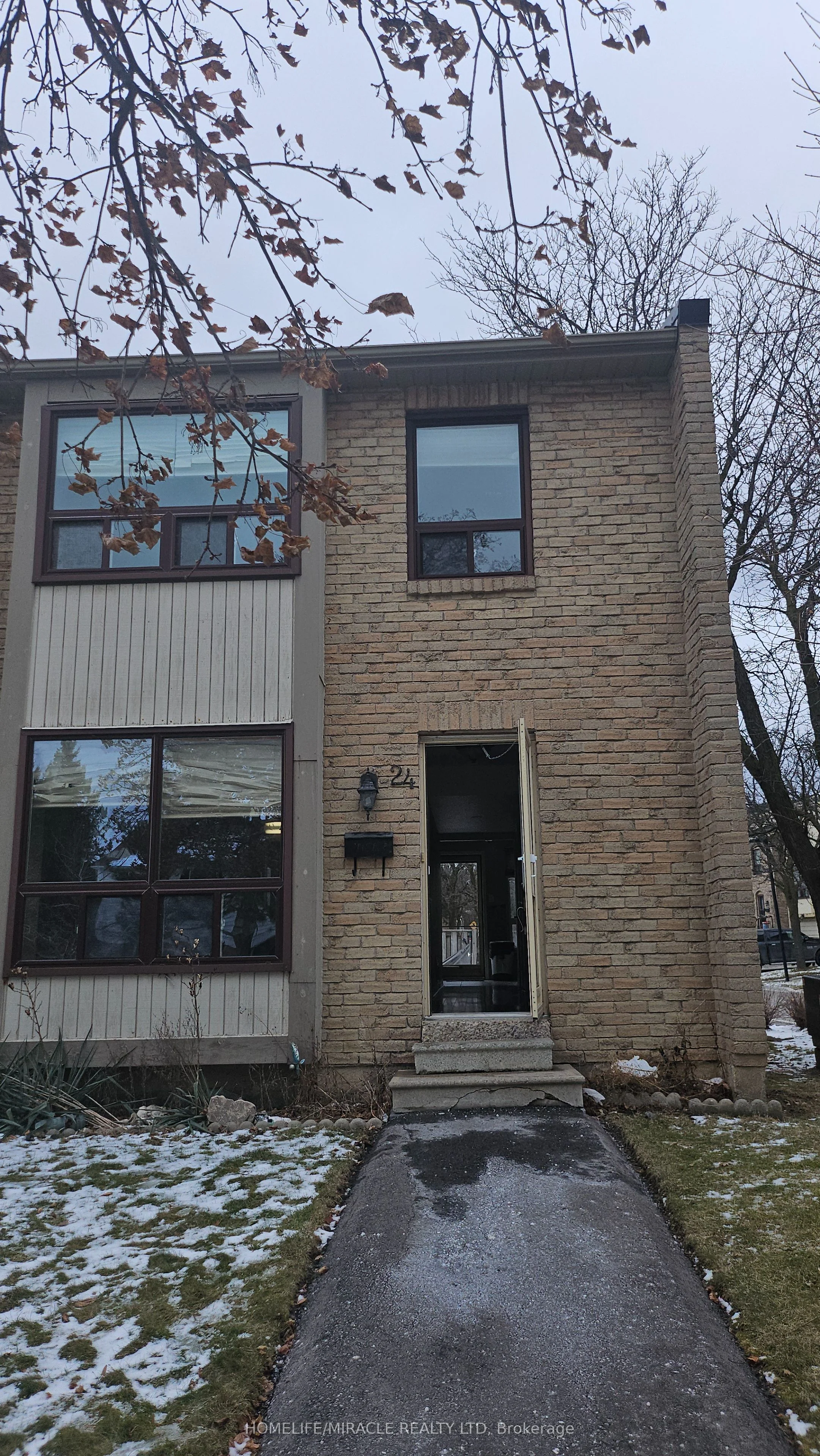 Condo Townhouse in Brampton