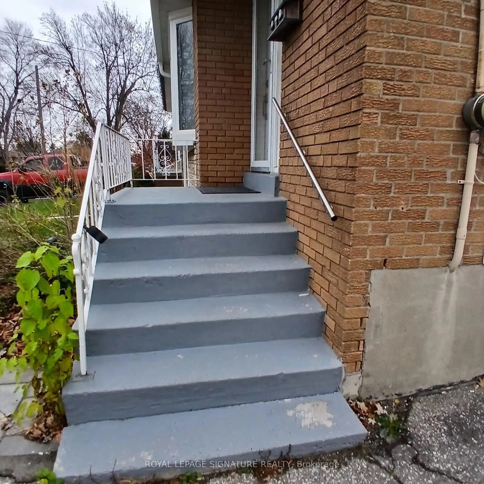 1566 Northmount Avenue Upperuf, Mississauga, On L5e 1z1
