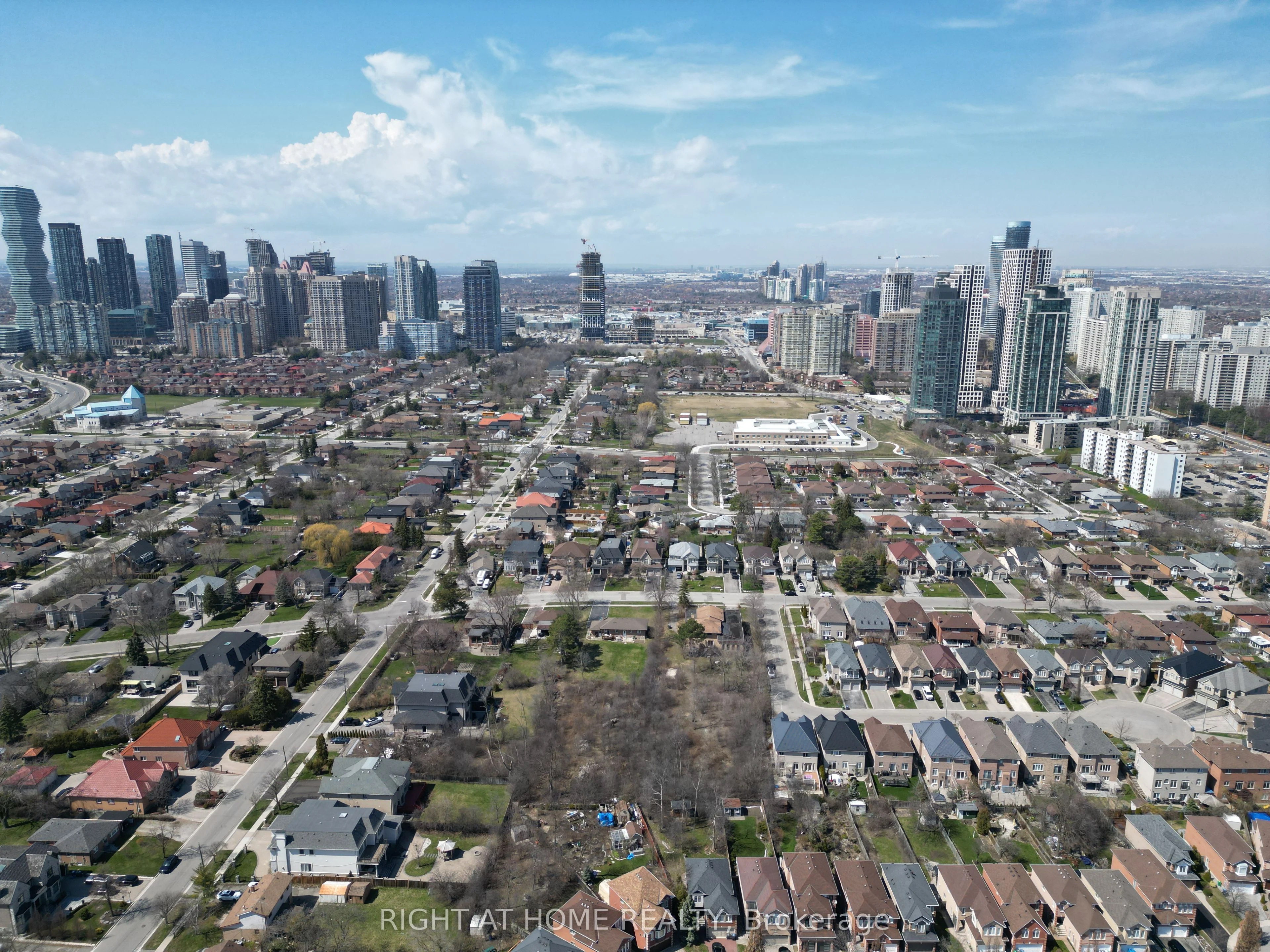 120 Fairview Road W A1, Mississauga, ON L5B 1K6