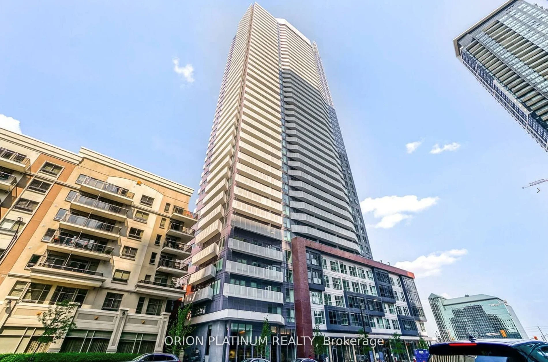 Condo Apartment in Mississauga