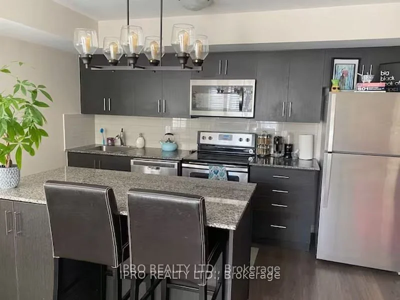 130 Long Branch Avenue 33, Toronto W06, On M8w 0b1