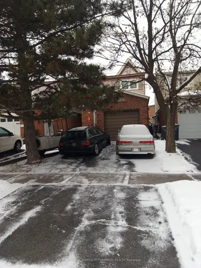 4073 Teakwood Drive, Mississauga, On L5c 3l3