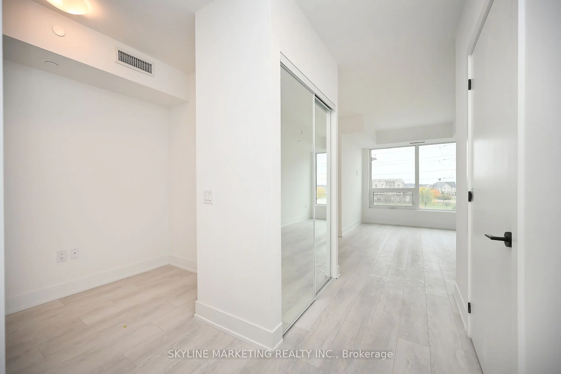 Condo Apartment in Oakville