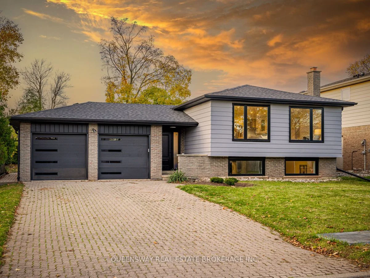 Detached in Oakville