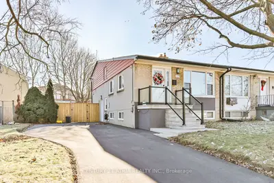 117 Kingsview Boulevard Bsmt, Toronto W09, On M9r 1v4