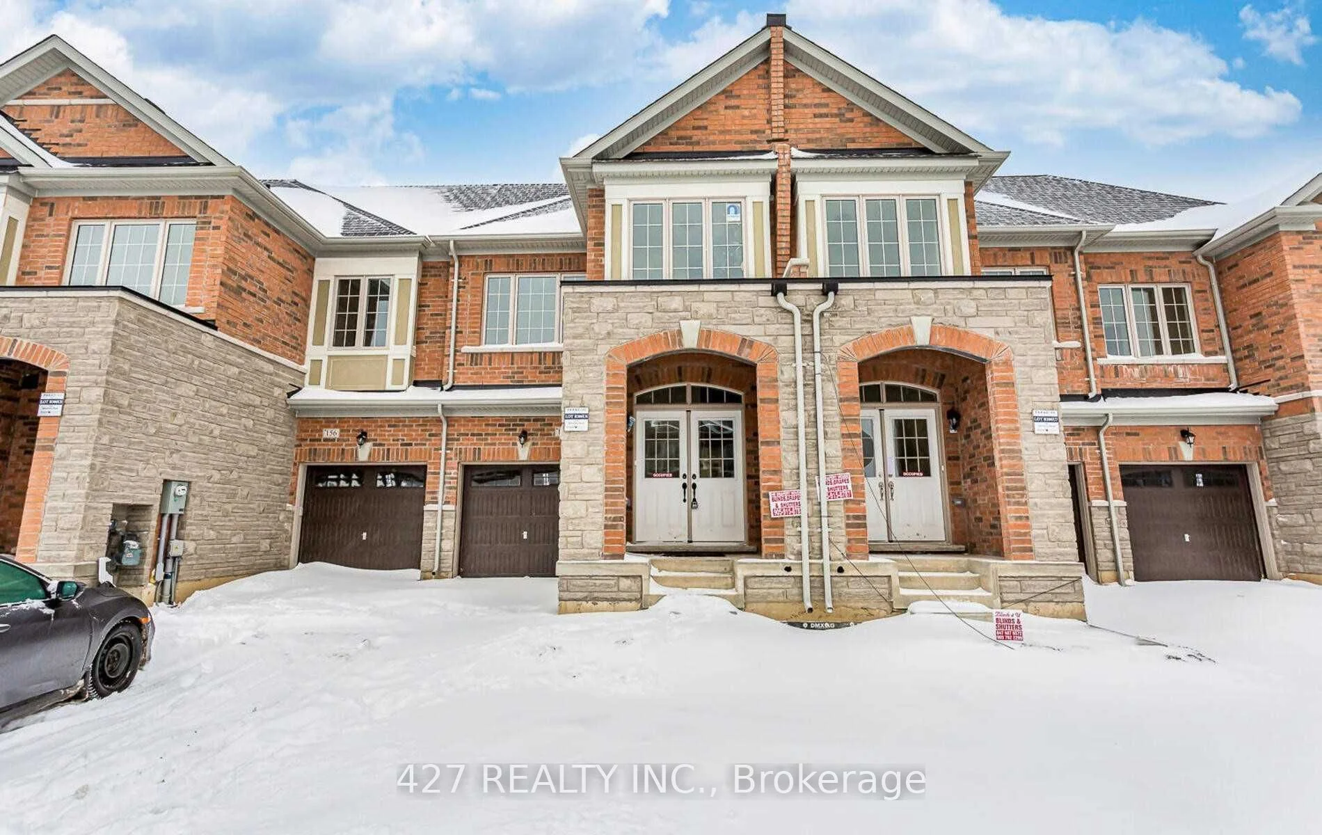 Att/Row/Townhouse in Brampton