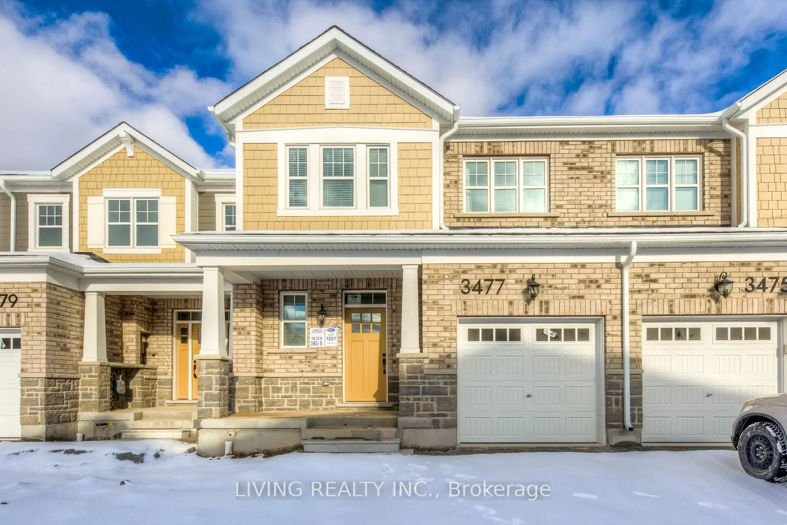 Att/Row/Townhouse in Oakville